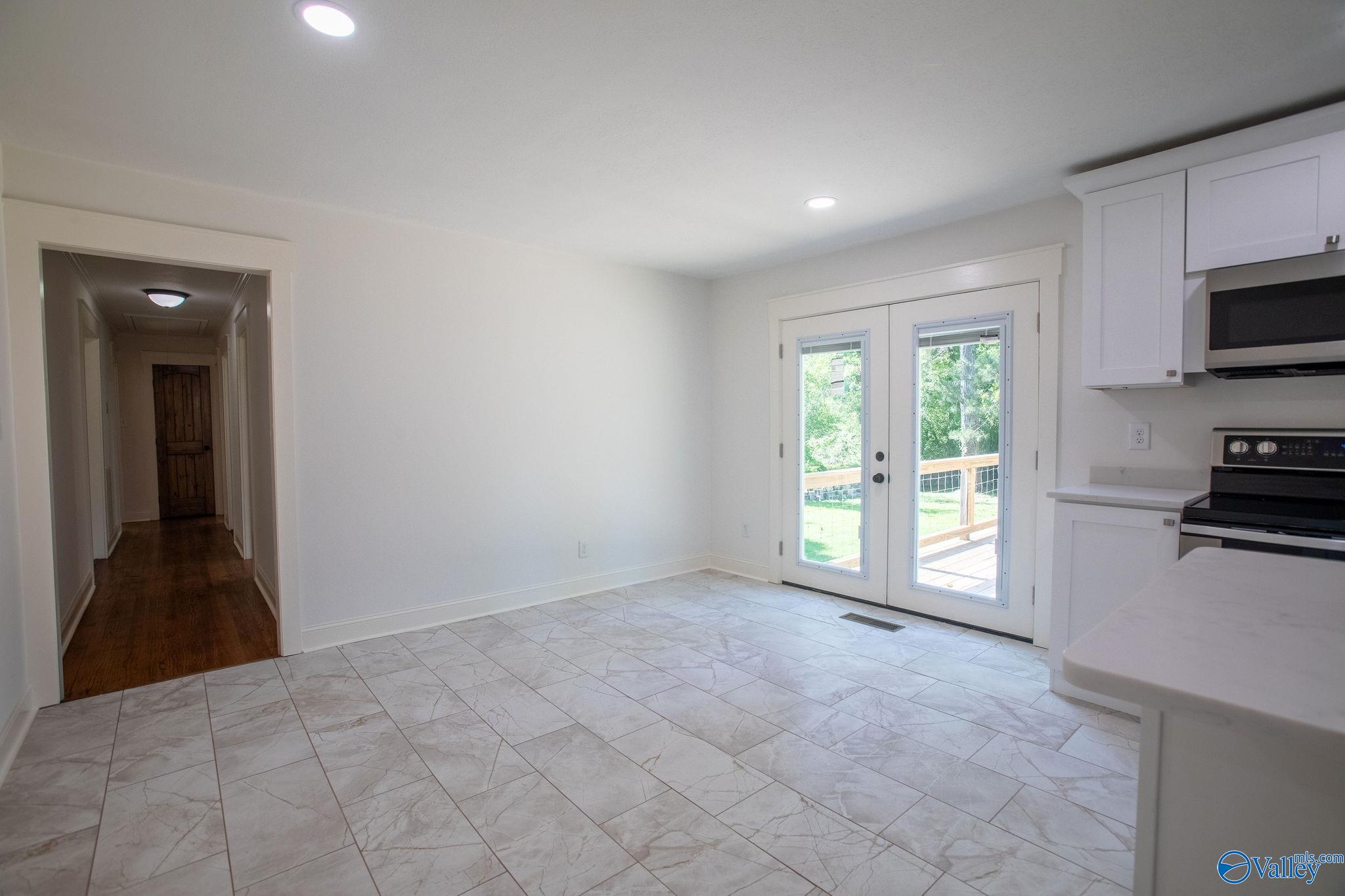 212 Elsmore Boulevard