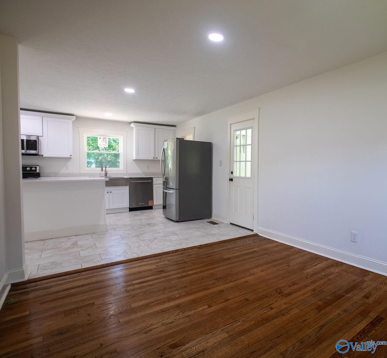 212 Elsmore Boulevard