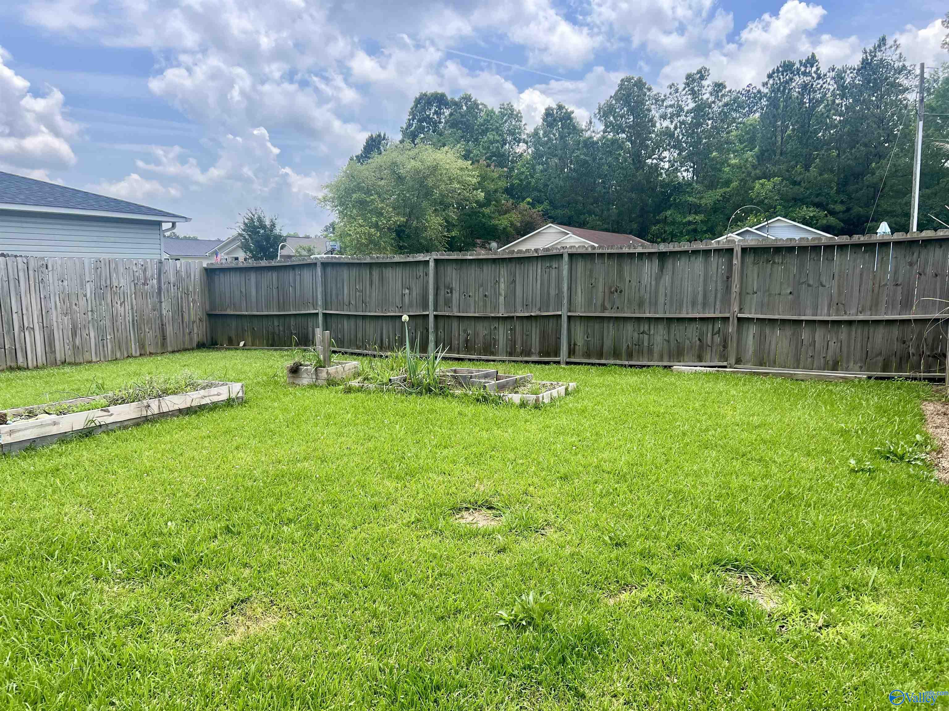 3432 Montrose Avenue