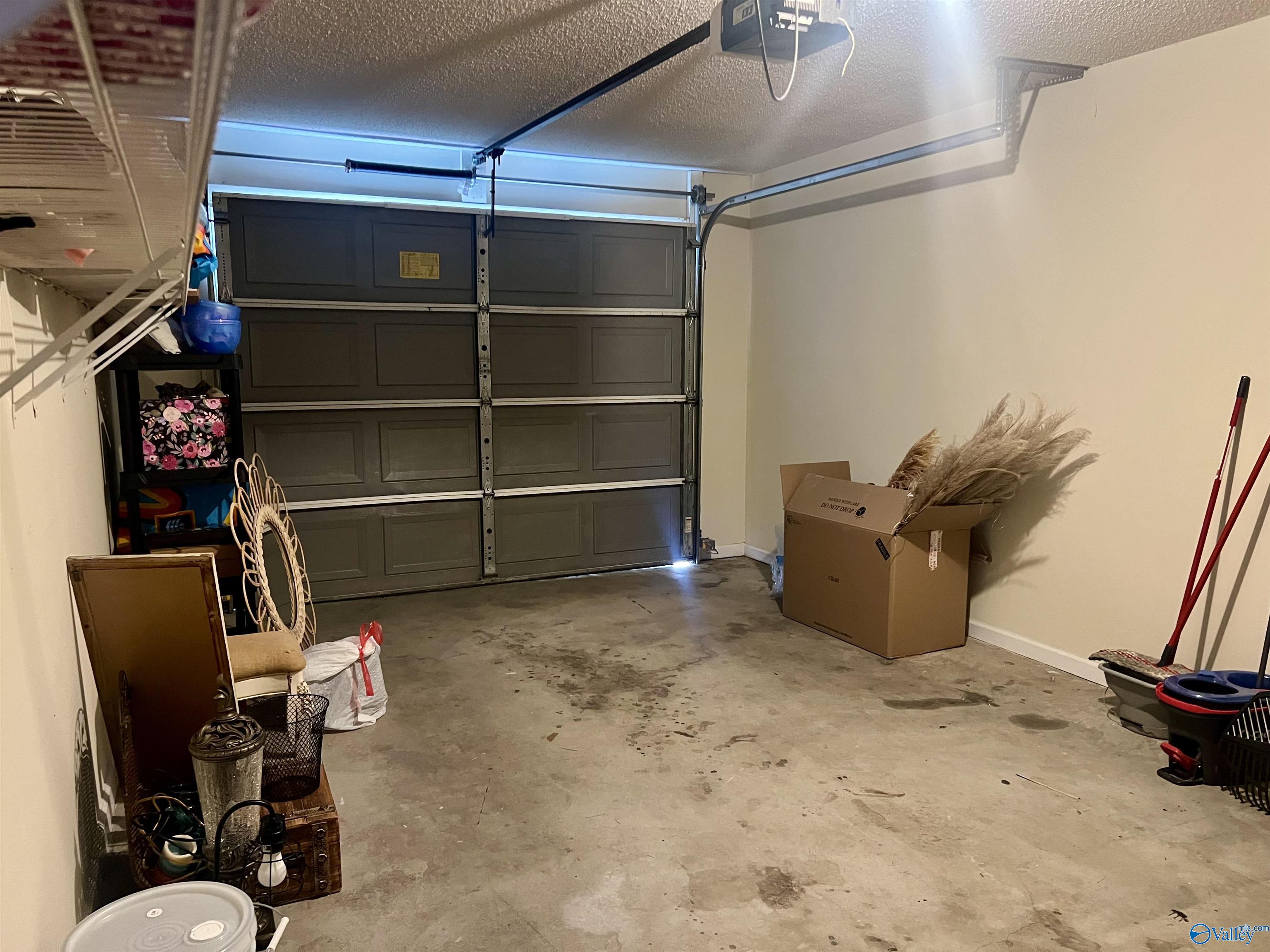 3432 Montrose Avenue