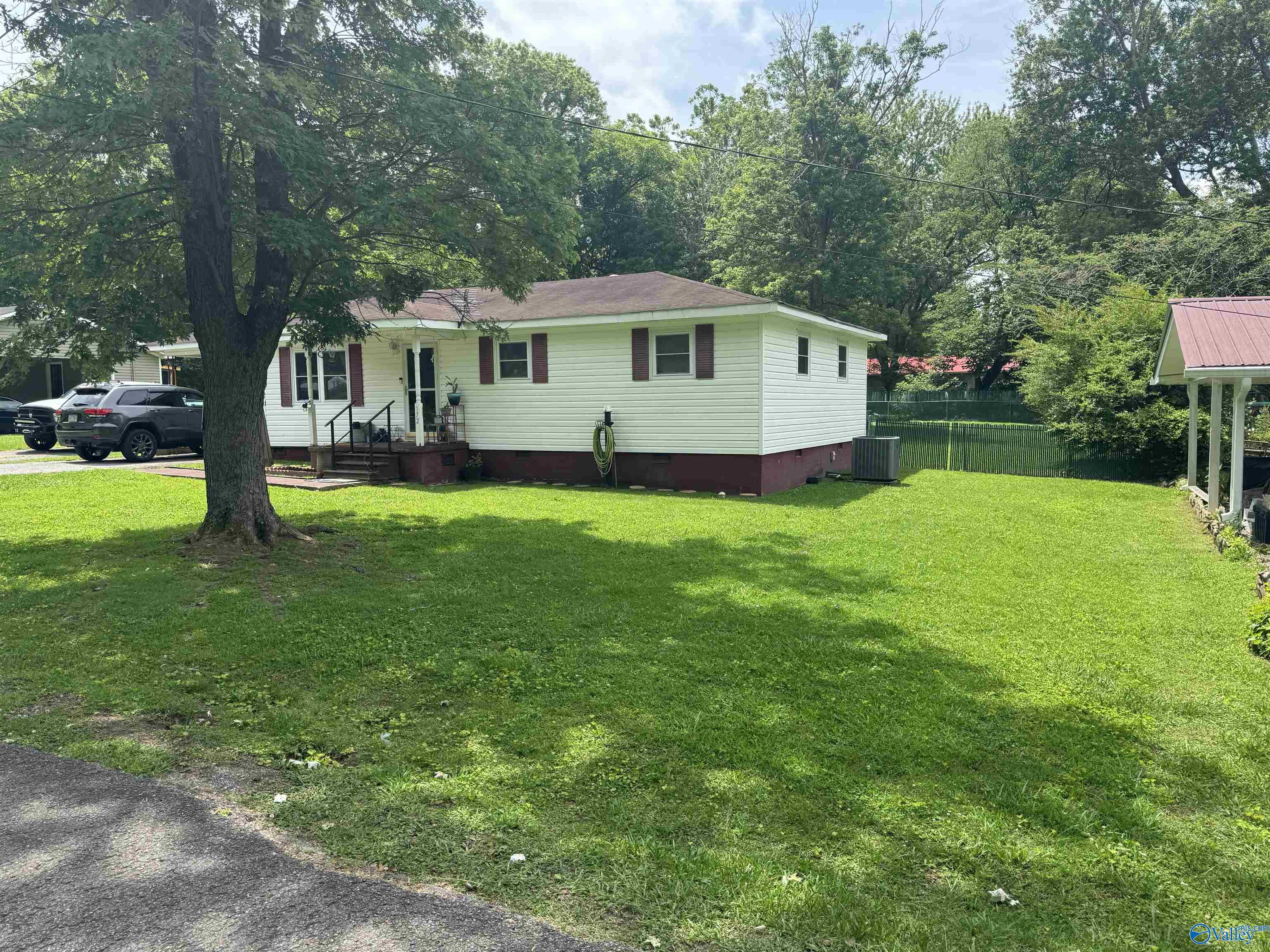 172 Charlotte Avenue