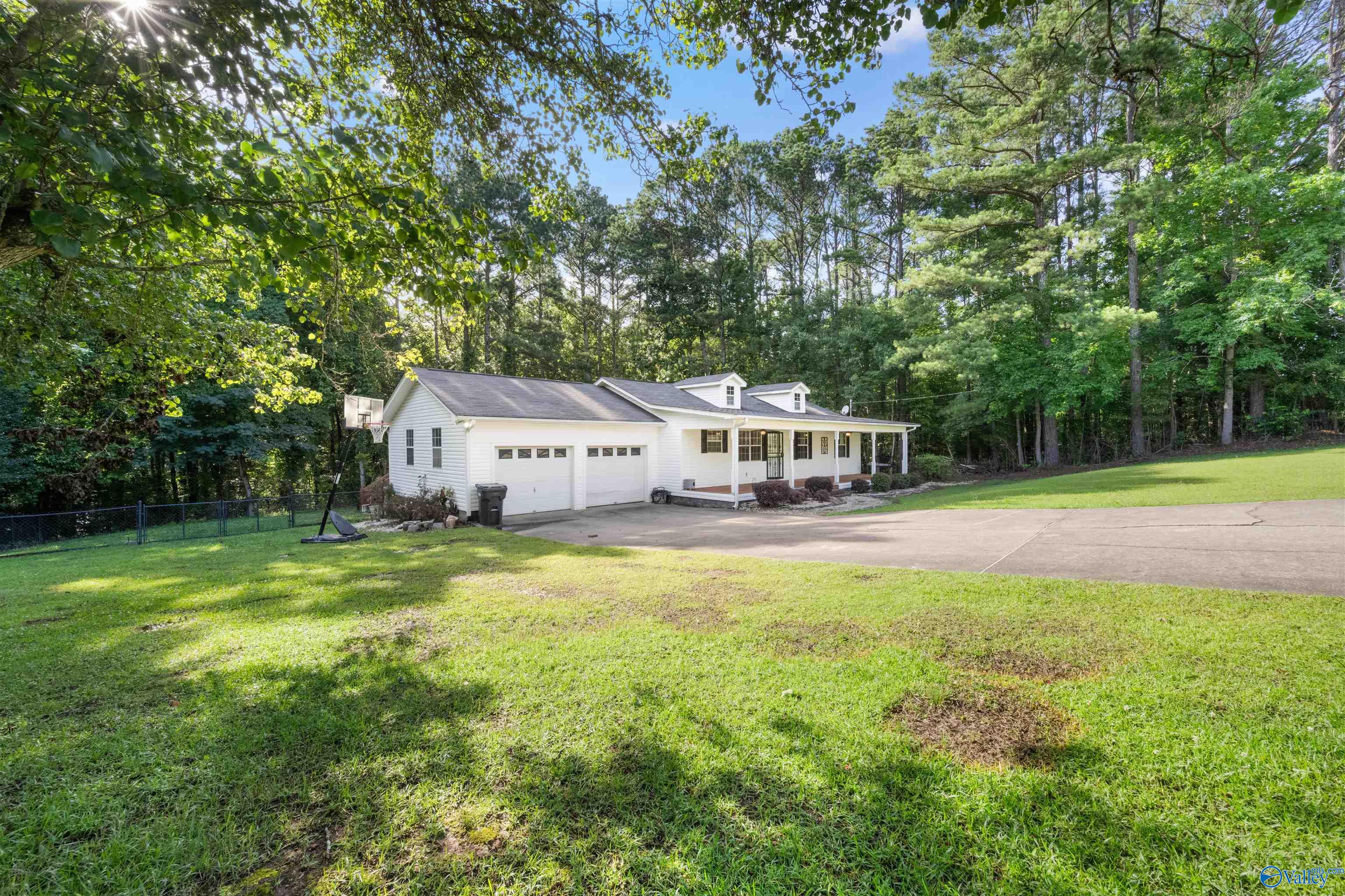 1990 Meadowood Drive