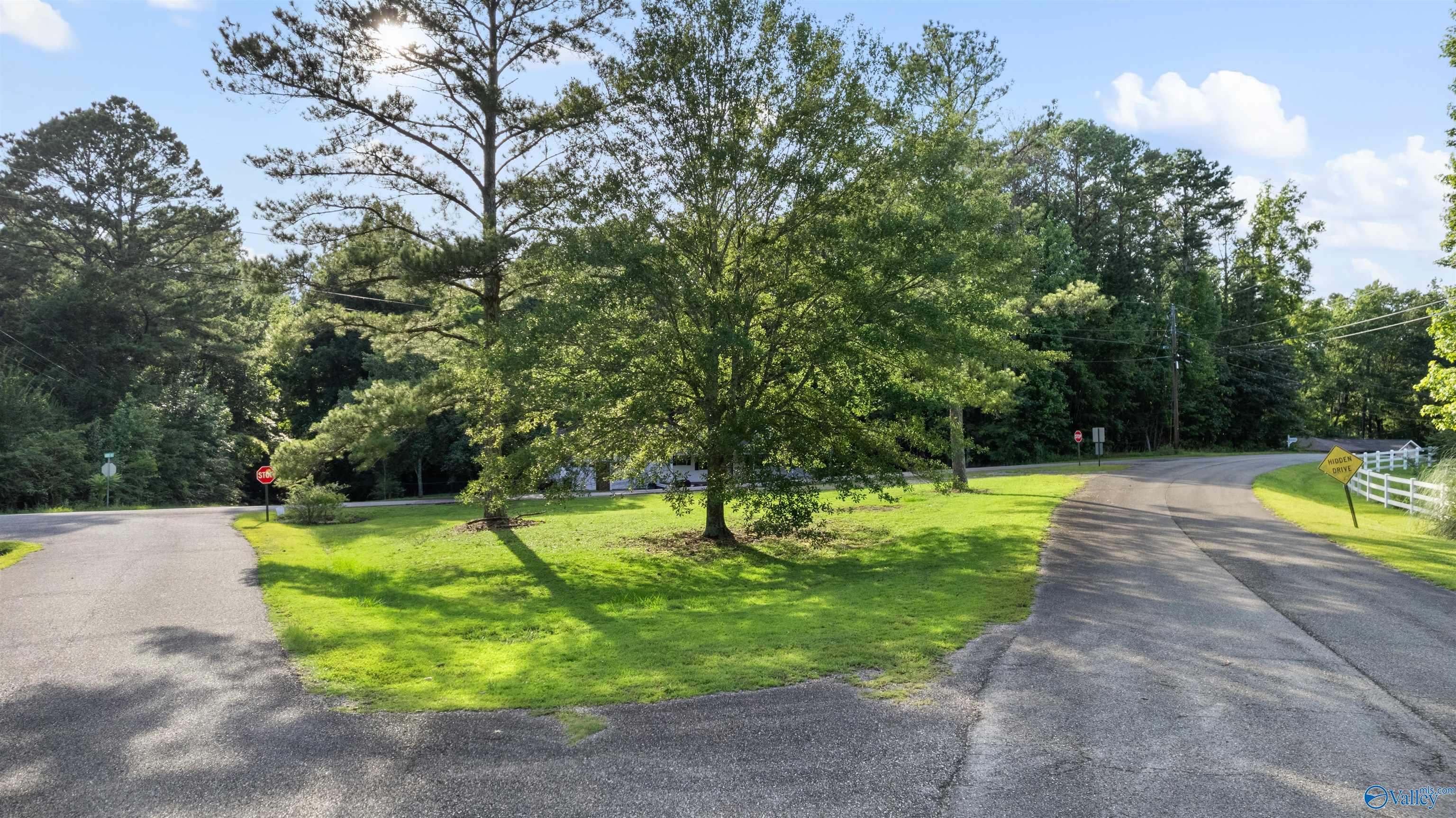 1990 Meadowood Drive