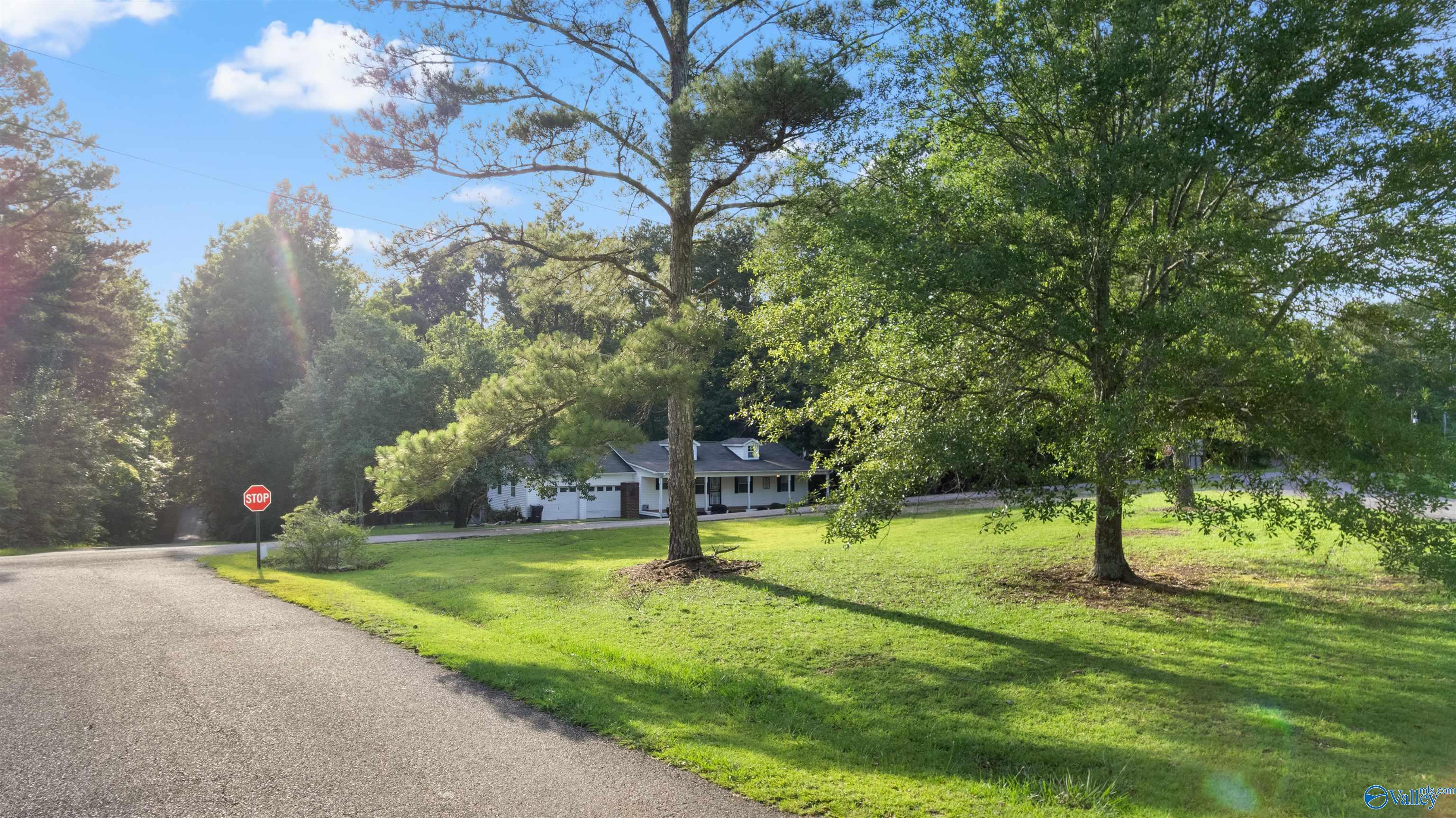 1990 Meadowood Drive