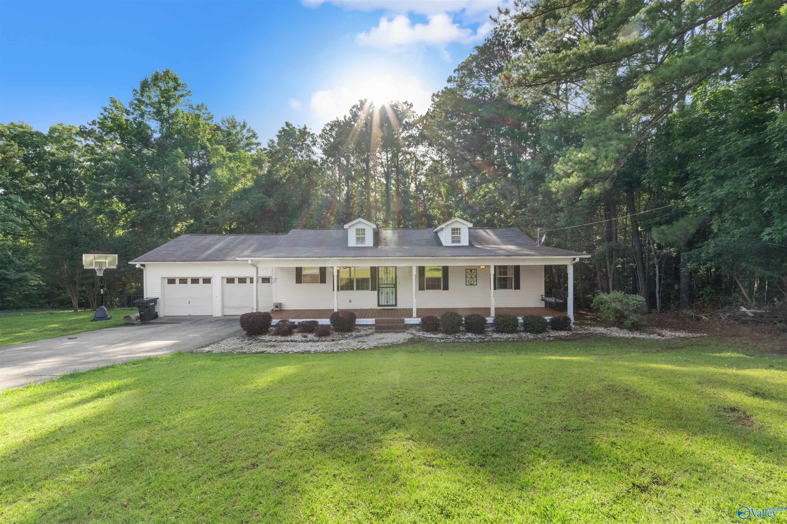 1990 Meadowood Drive