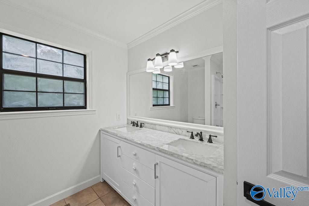 300 Aqua Vista Drive W