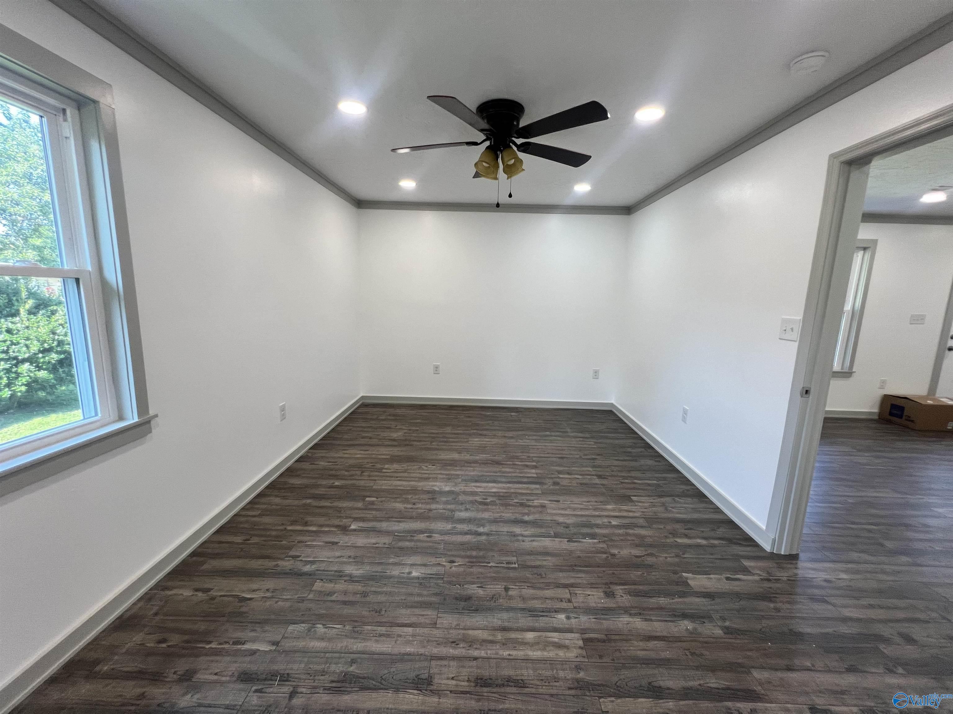 4102 Wright Cir