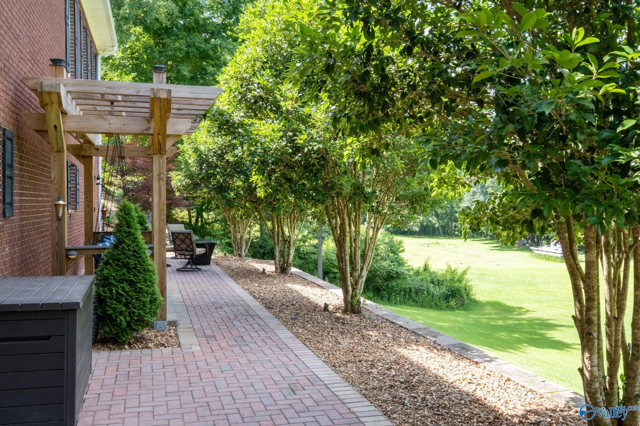 556 Hardie Lane