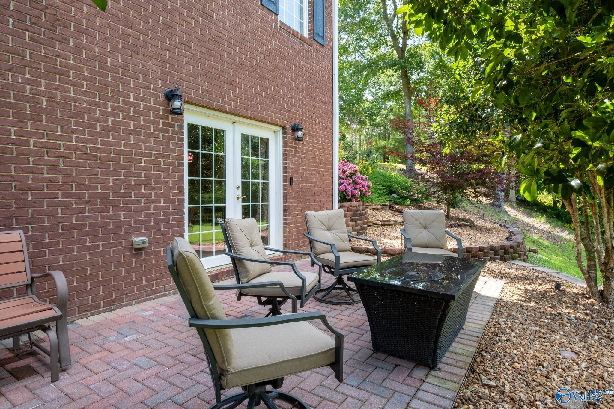 556 Hardie Lane