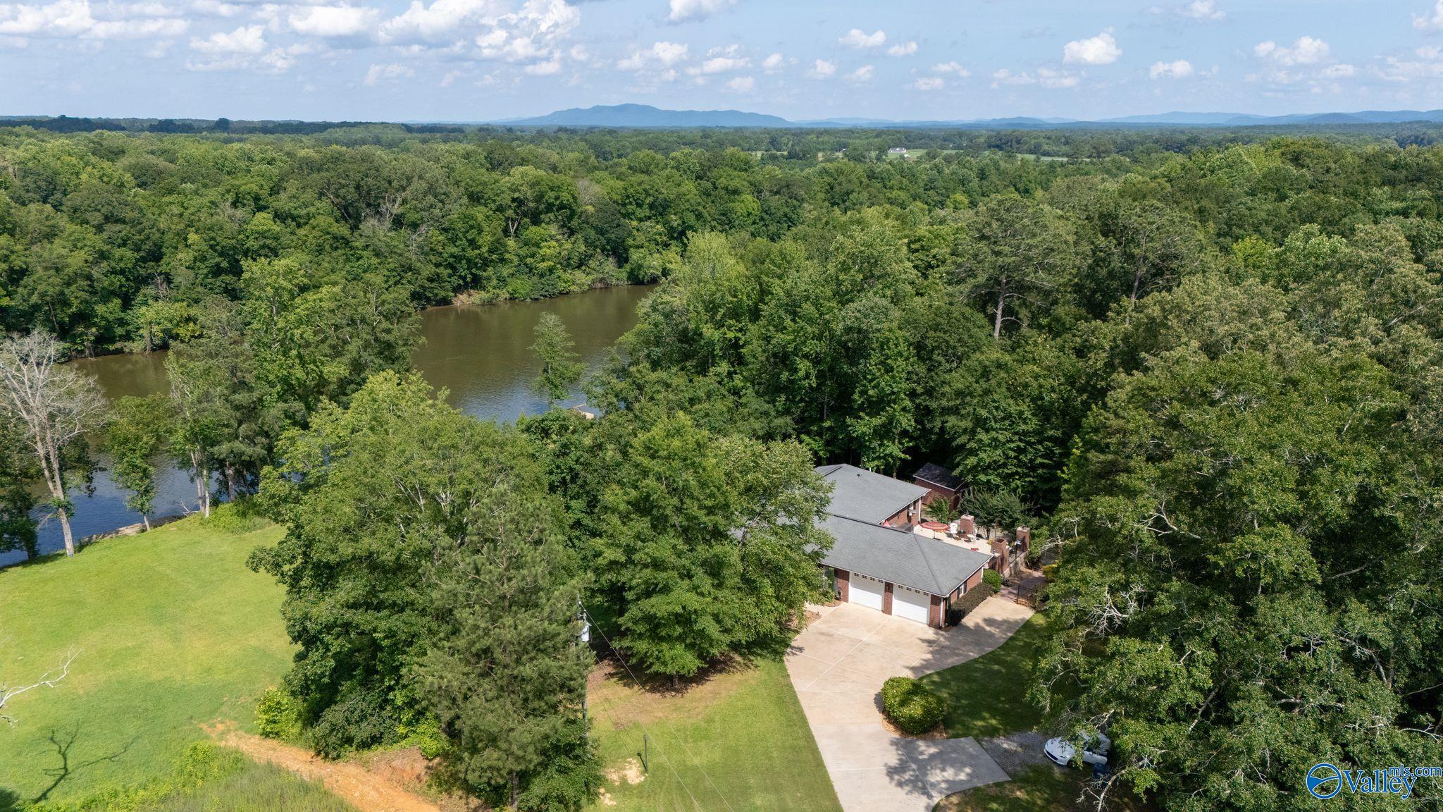 556 Hardie Lane