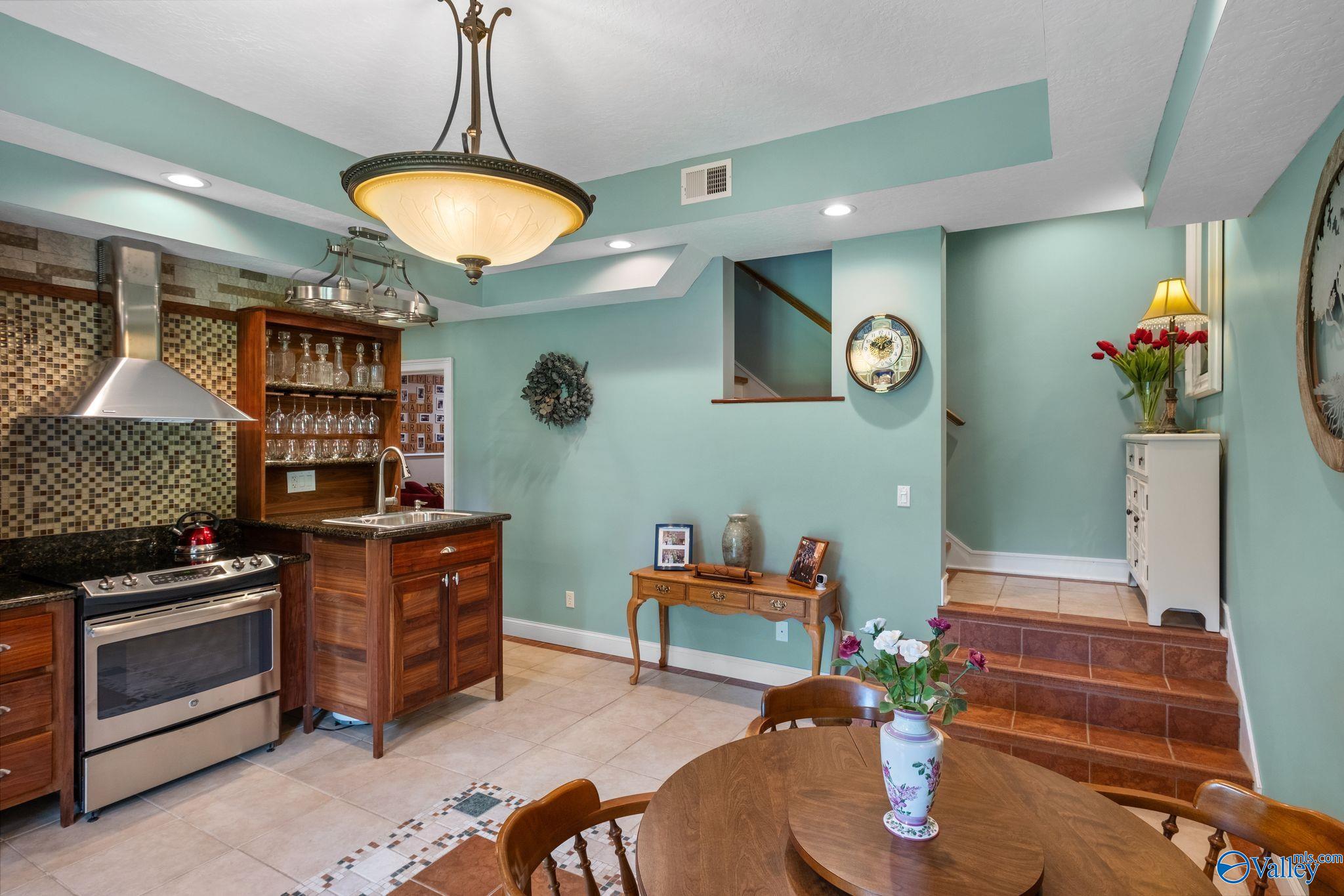 556 Hardie Lane