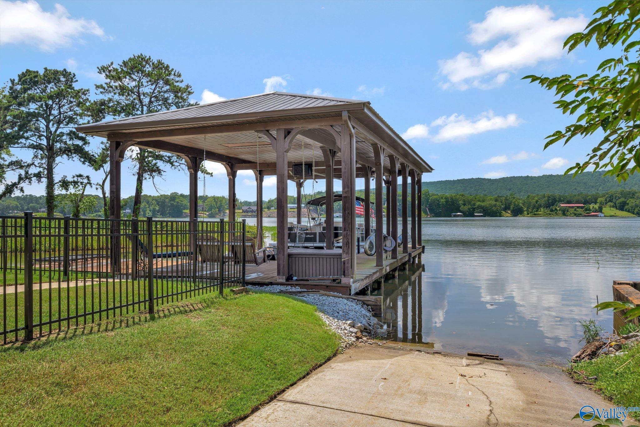 709 Hood Cove Road