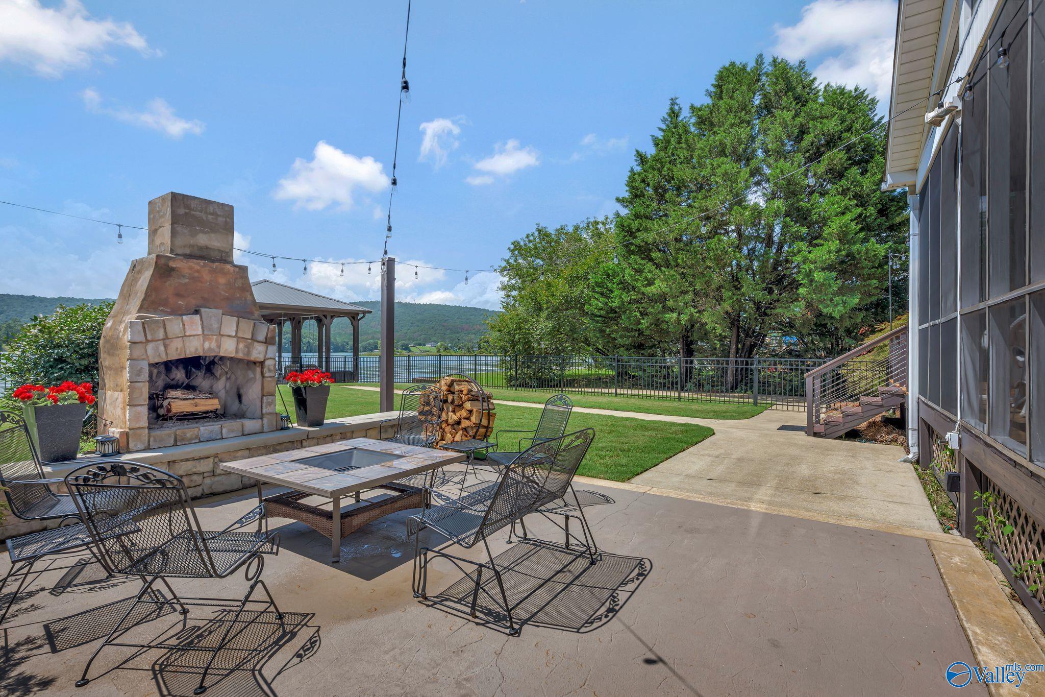 709 Hood Cove Road