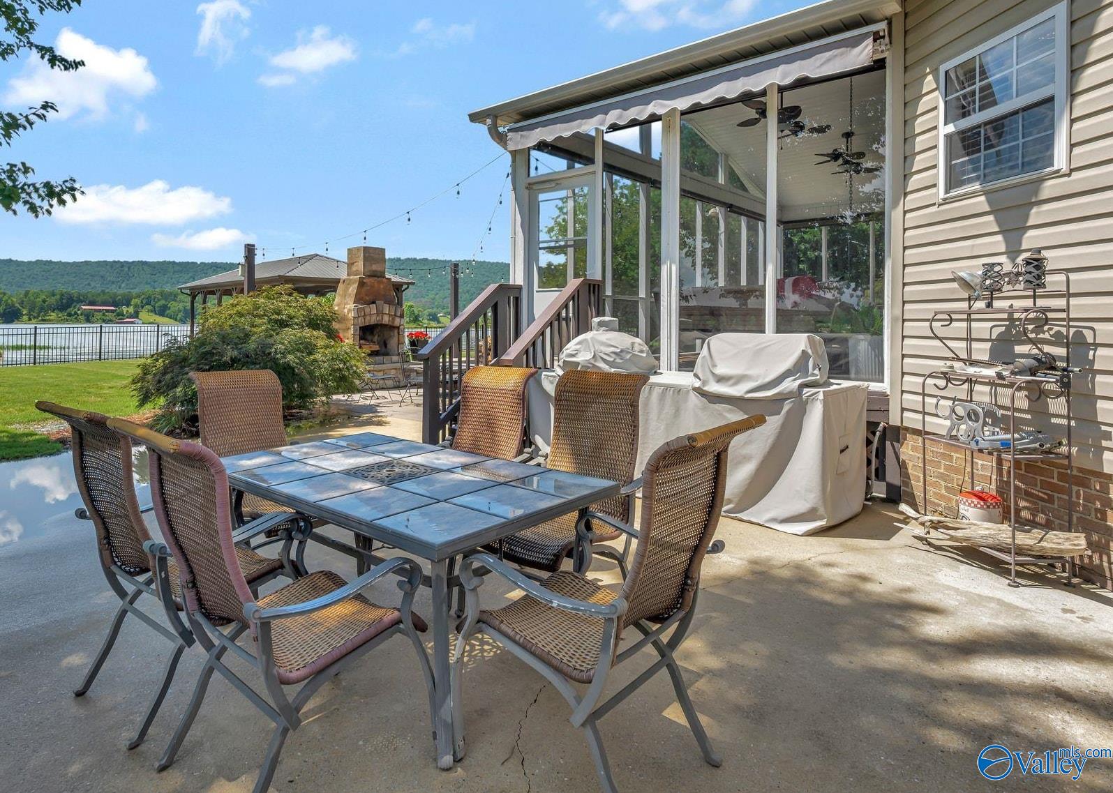 709 Hood Cove Road