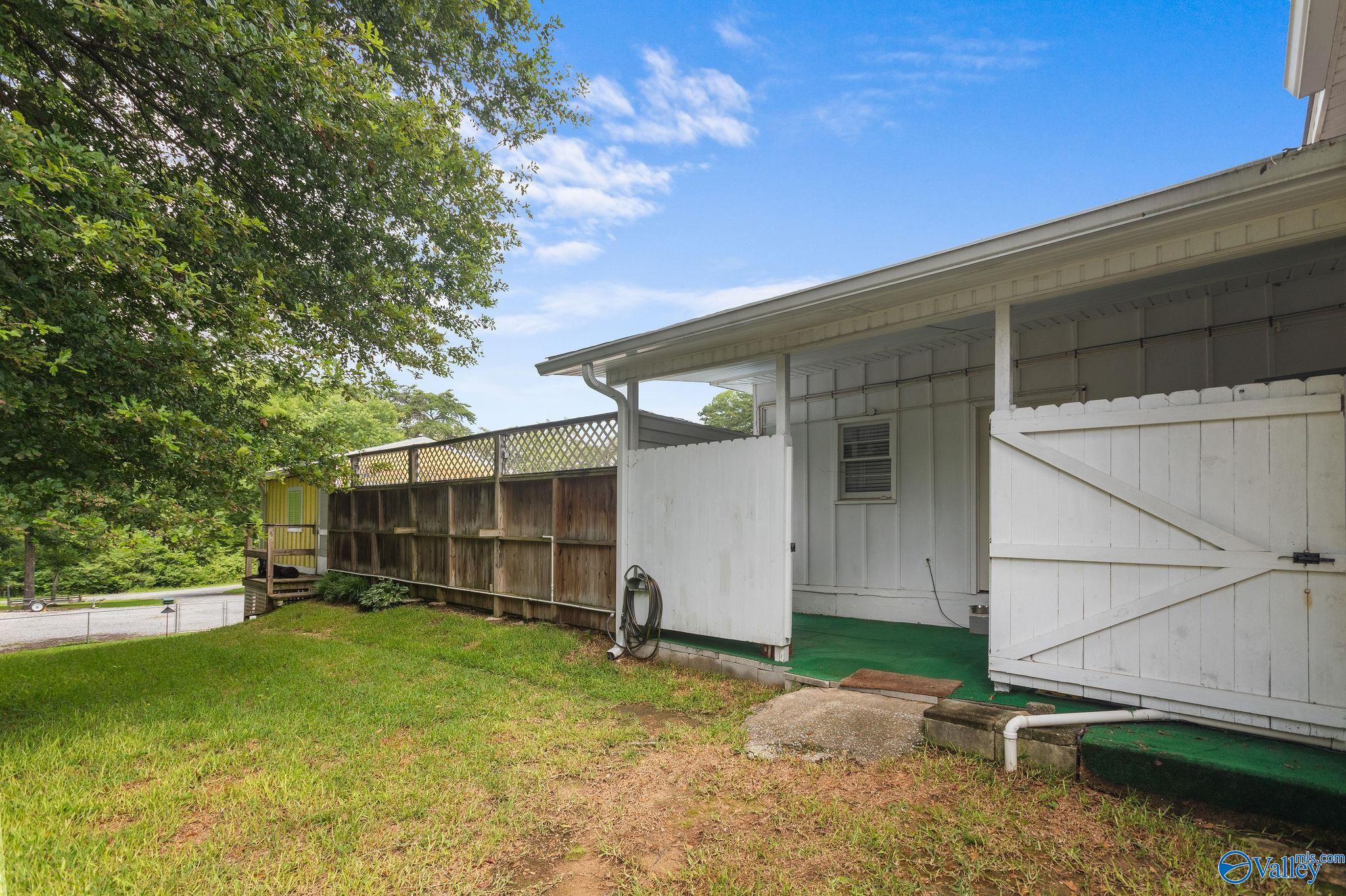 1944 Lookout Circle