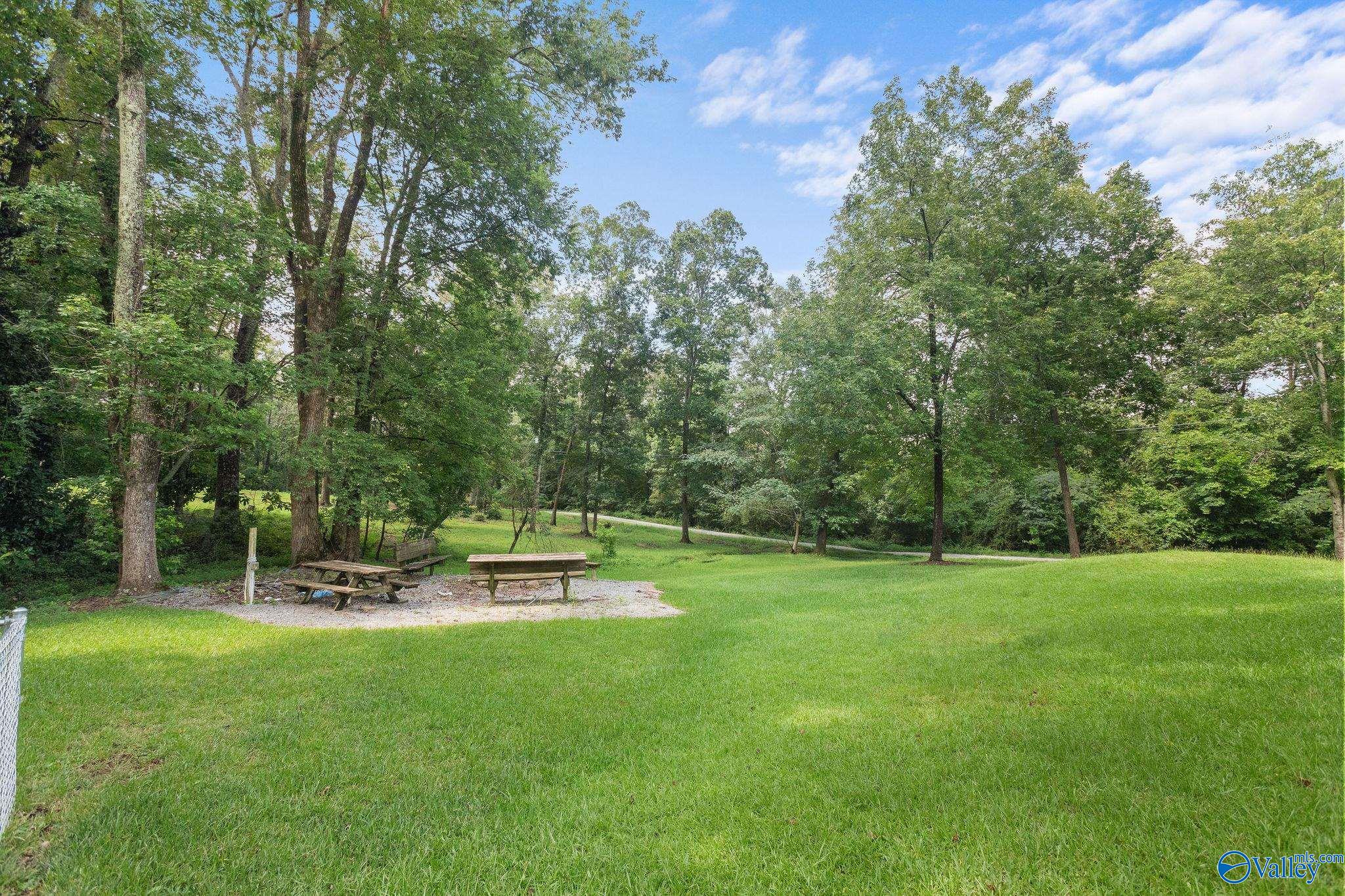 1944 Lookout Circle