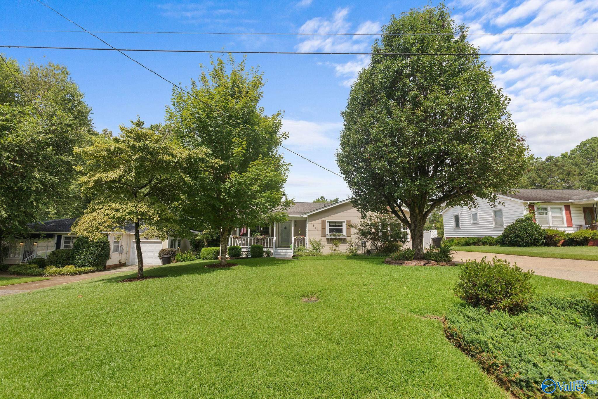 1944 Lookout Circle