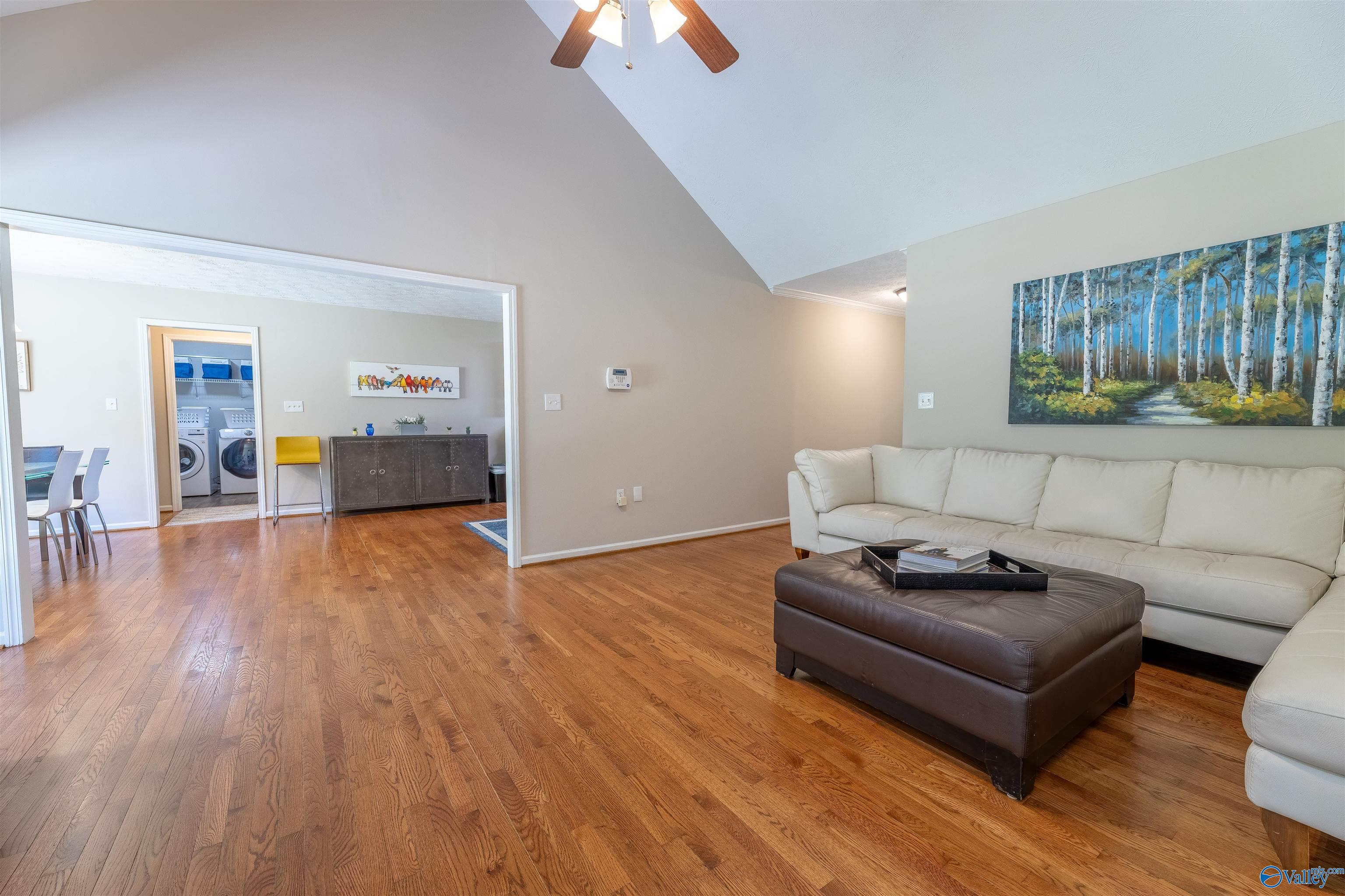 1115 Edgar Road