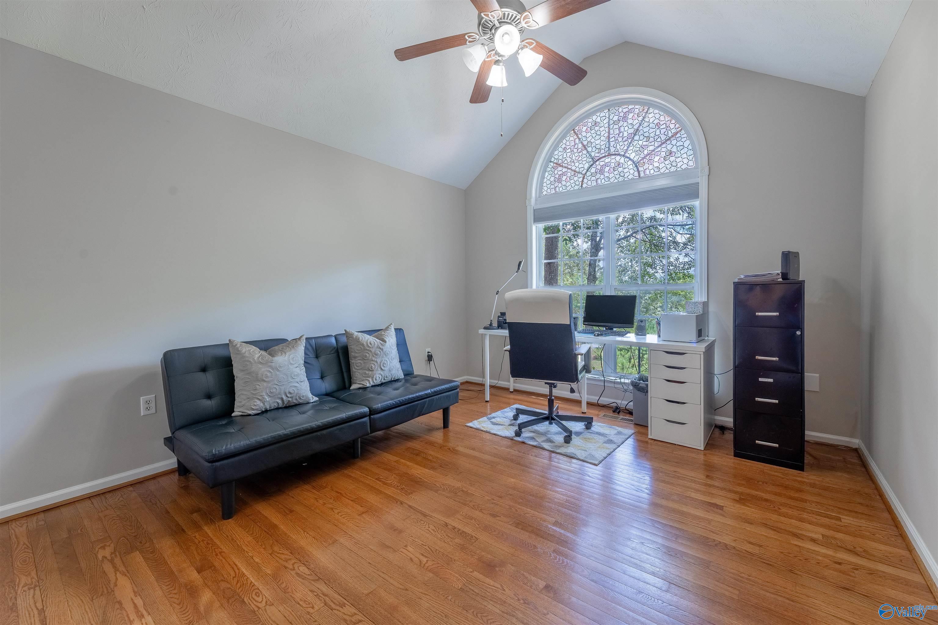 1115 Edgar Road