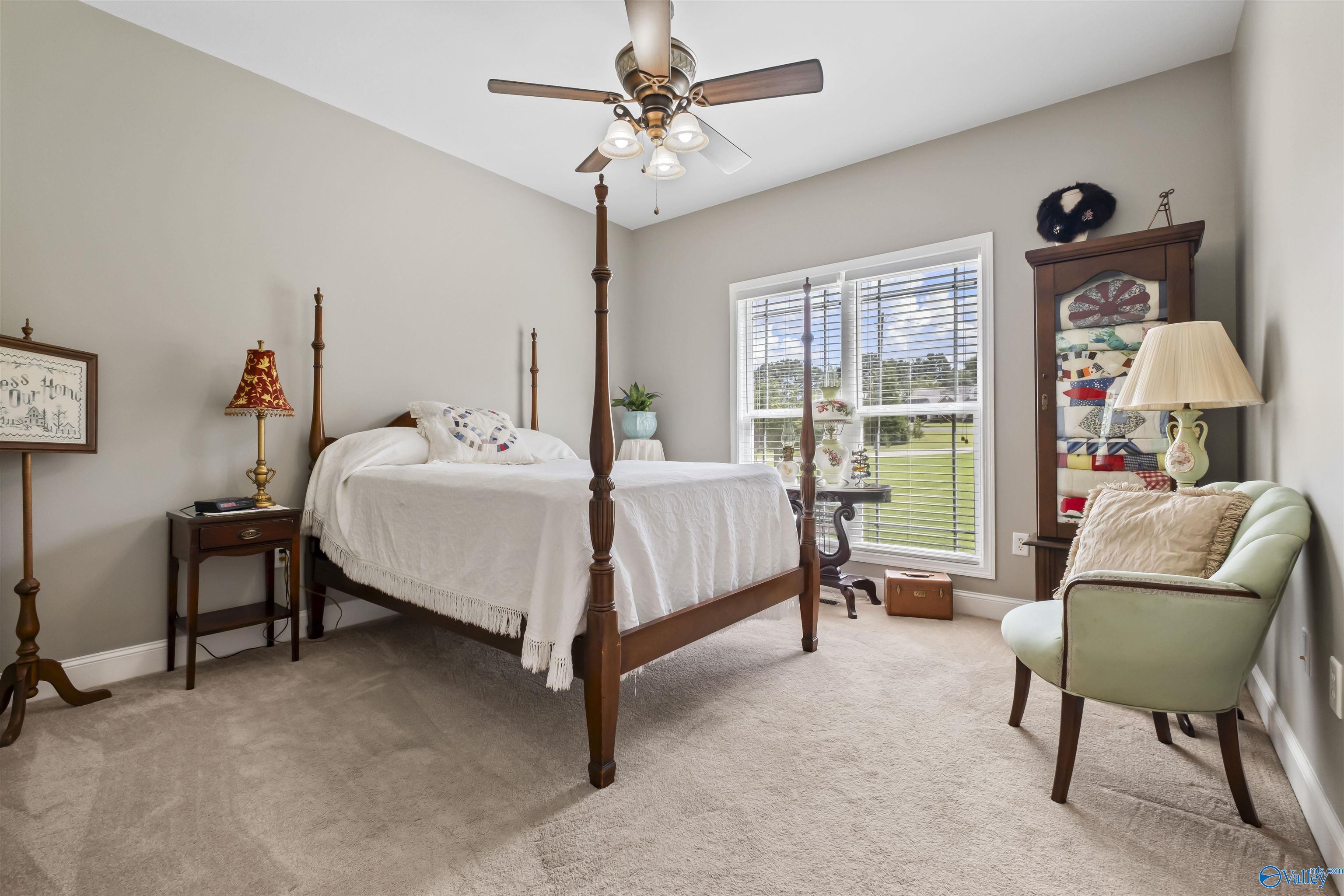 140 Gaines Loop W