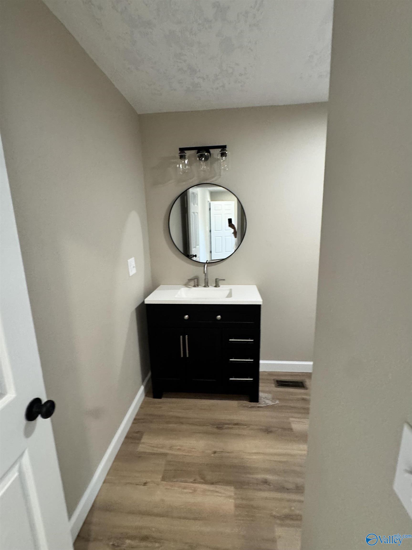 405 Stewart Avenue SE