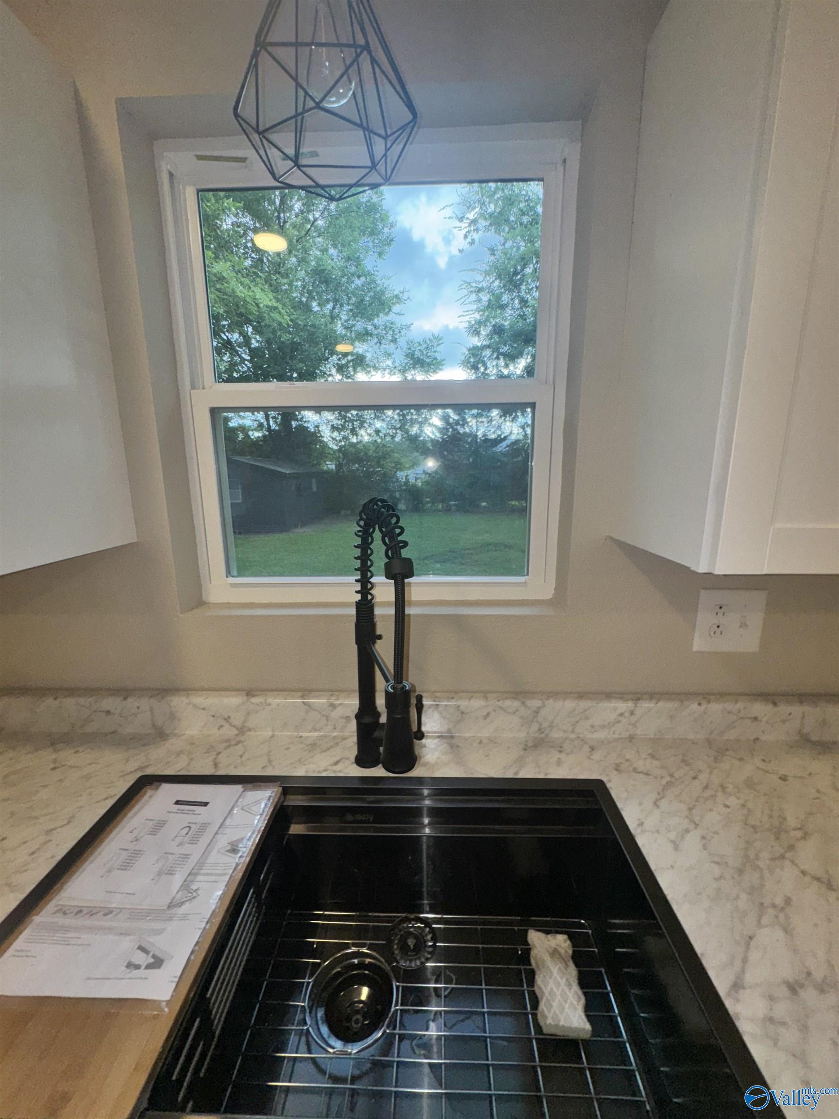 405 Stewart Avenue SE