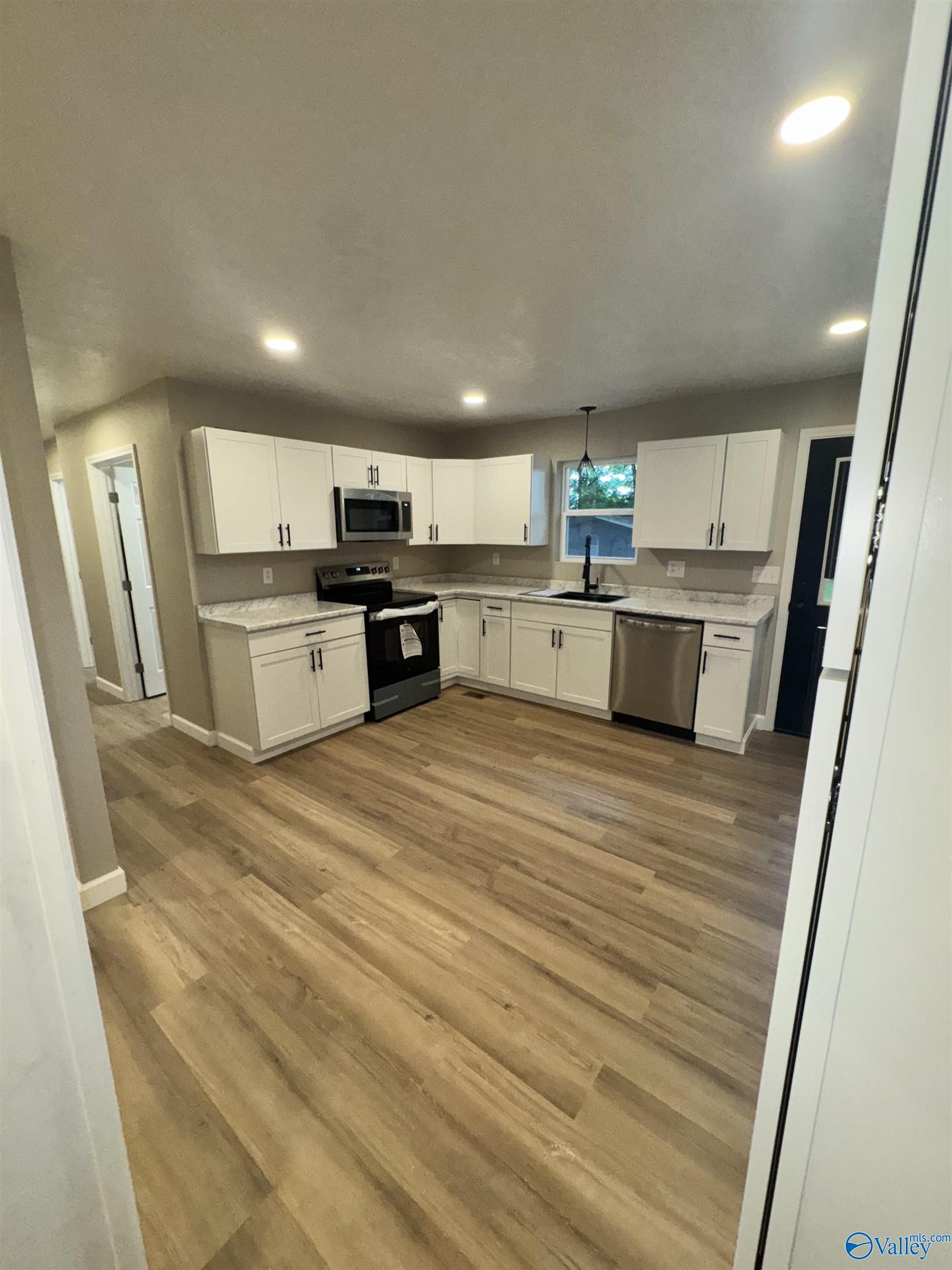 405 Stewart Avenue SE