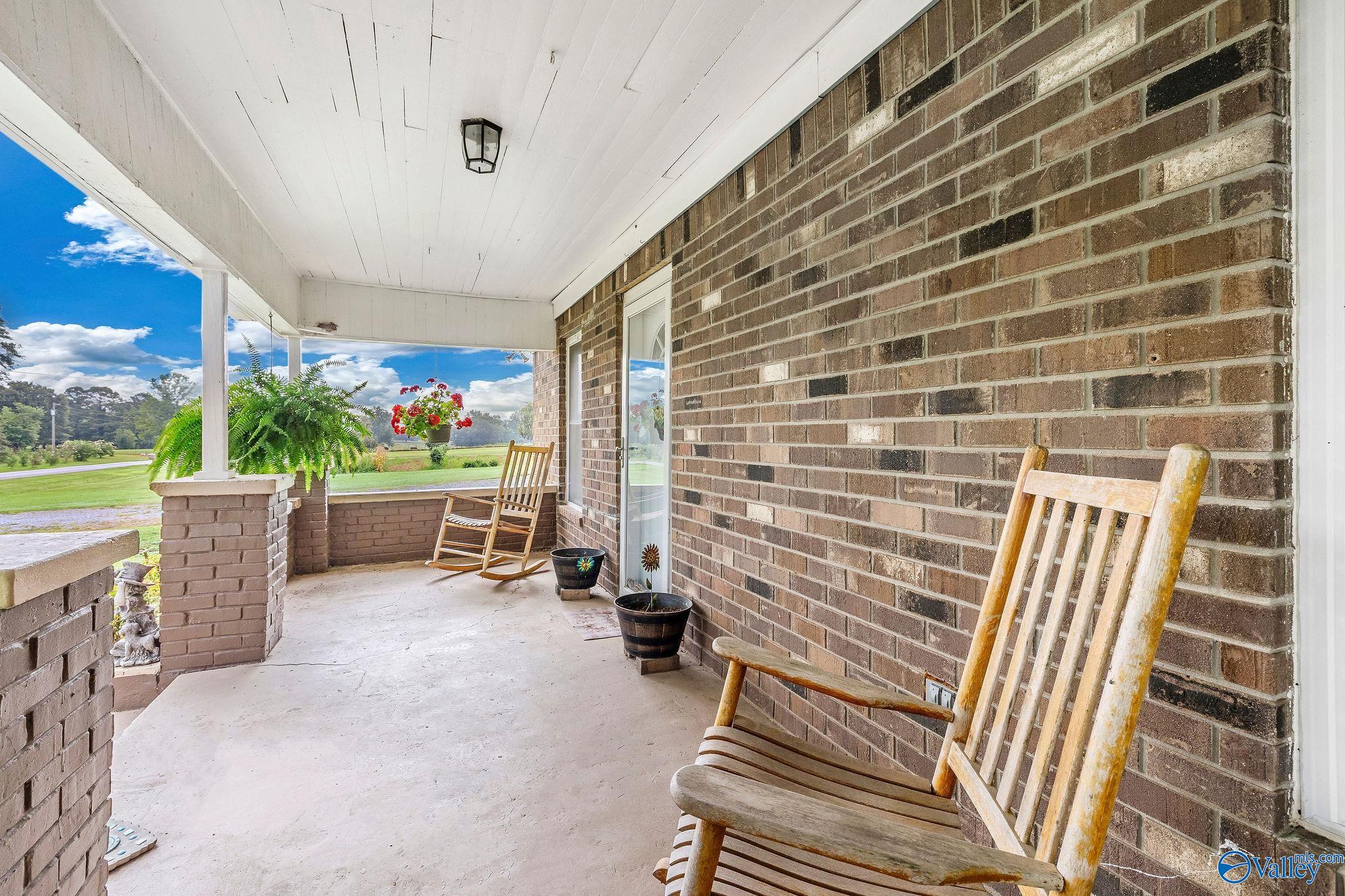 6829 Highpoint Road, Albertville