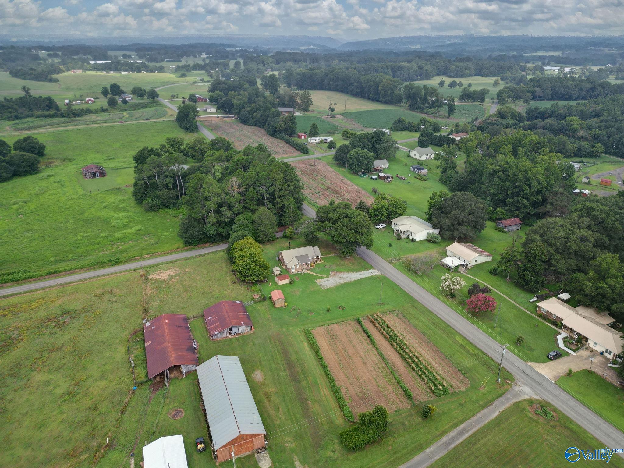 6829 Highpoint Road, Albertville