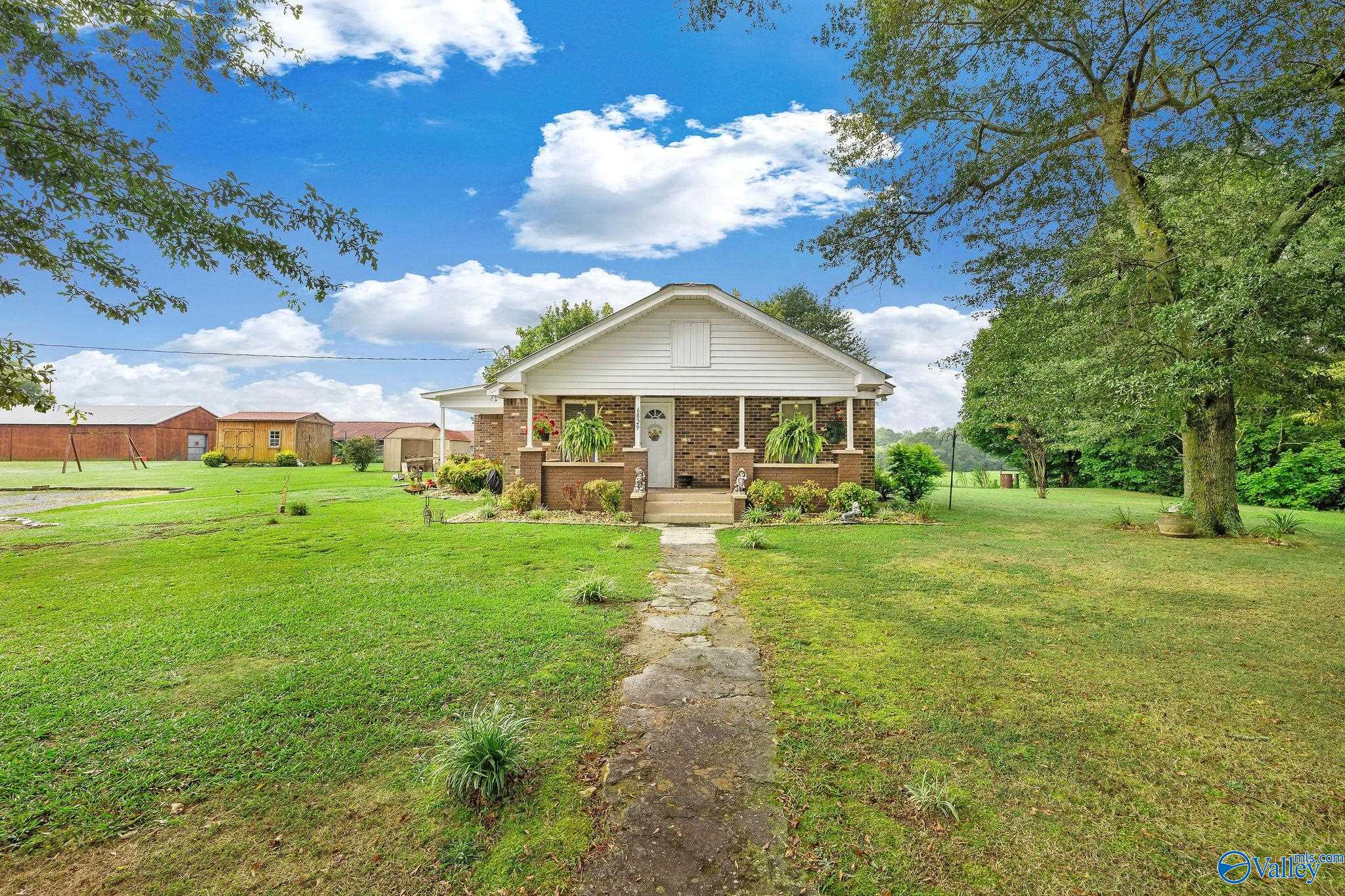 6829 Highpoint Road, Albertville