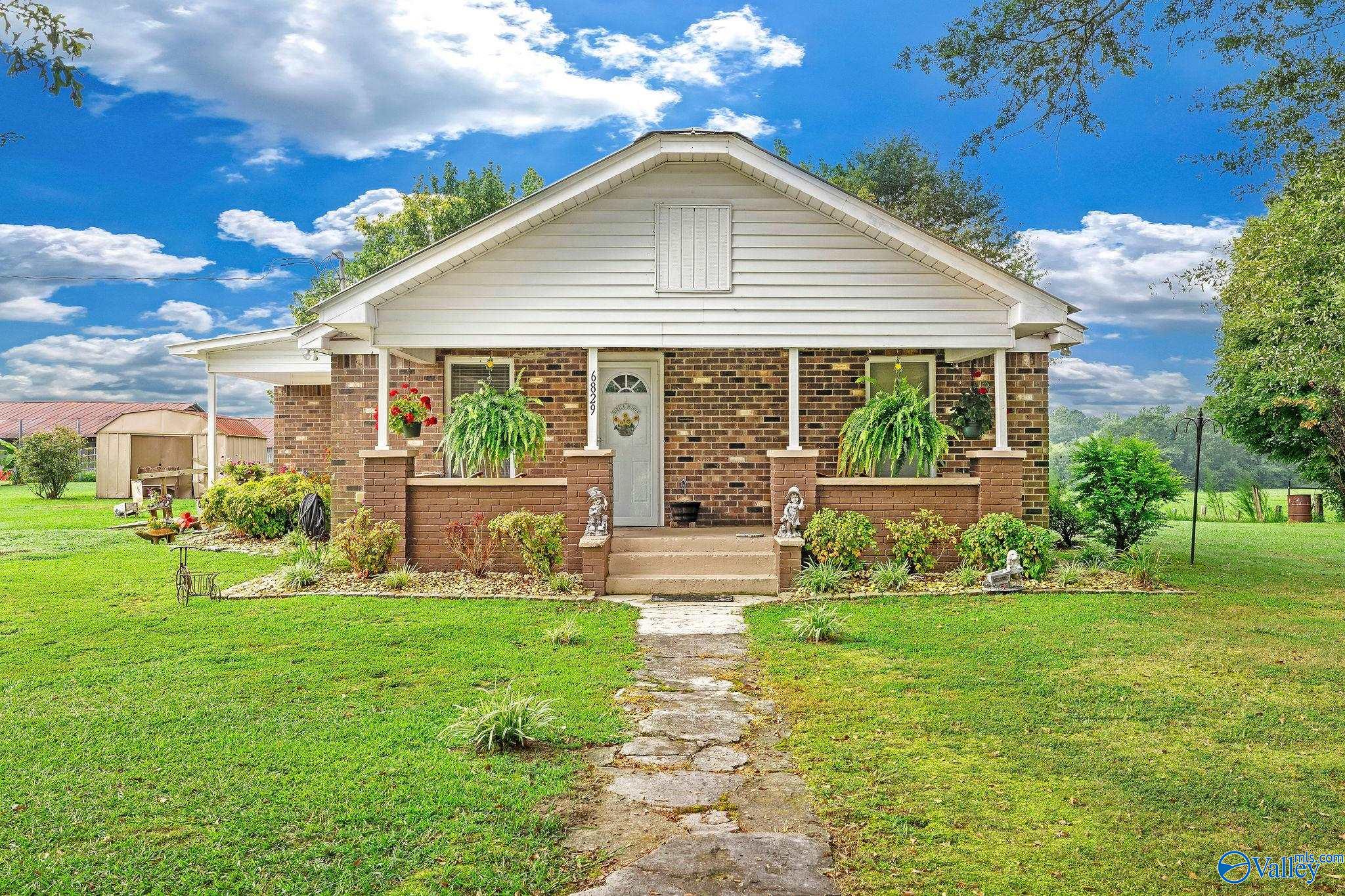 6829 Highpoint Road, Albertville