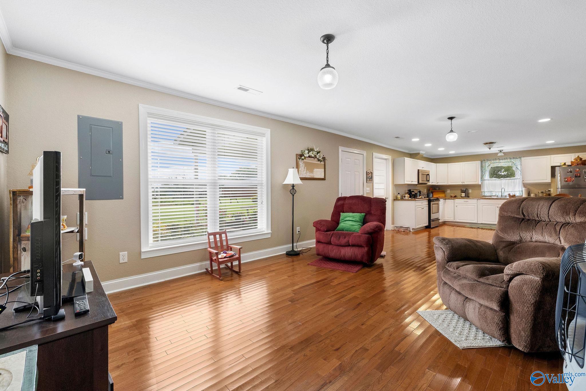 6829 Highpoint Road, Albertville