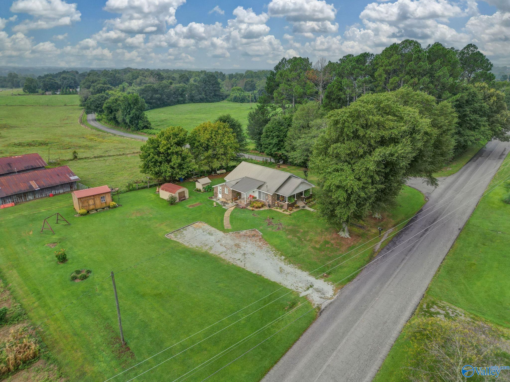 6829 Highpoint Road, Albertville