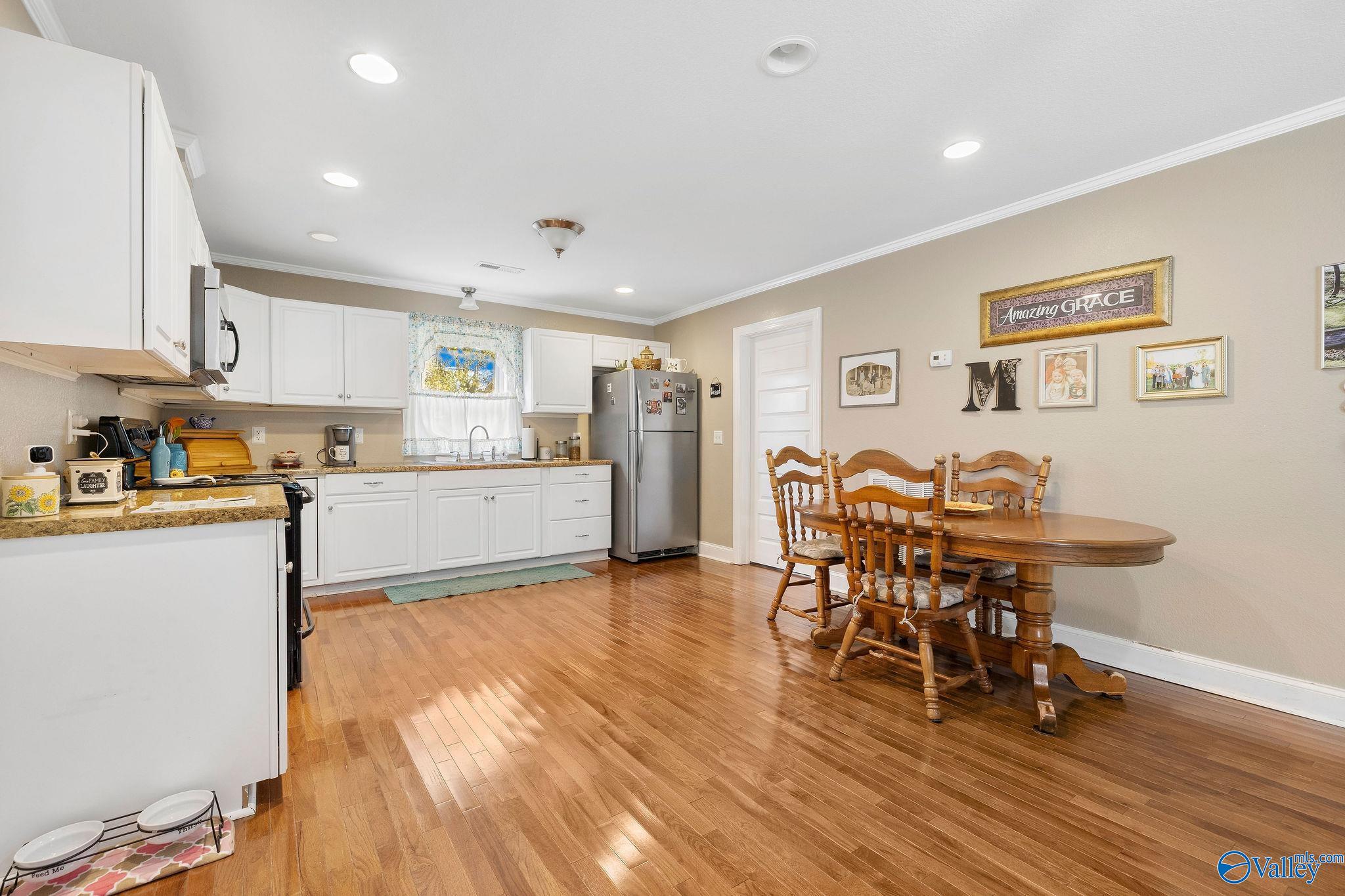 6829 Highpoint Road, Albertville