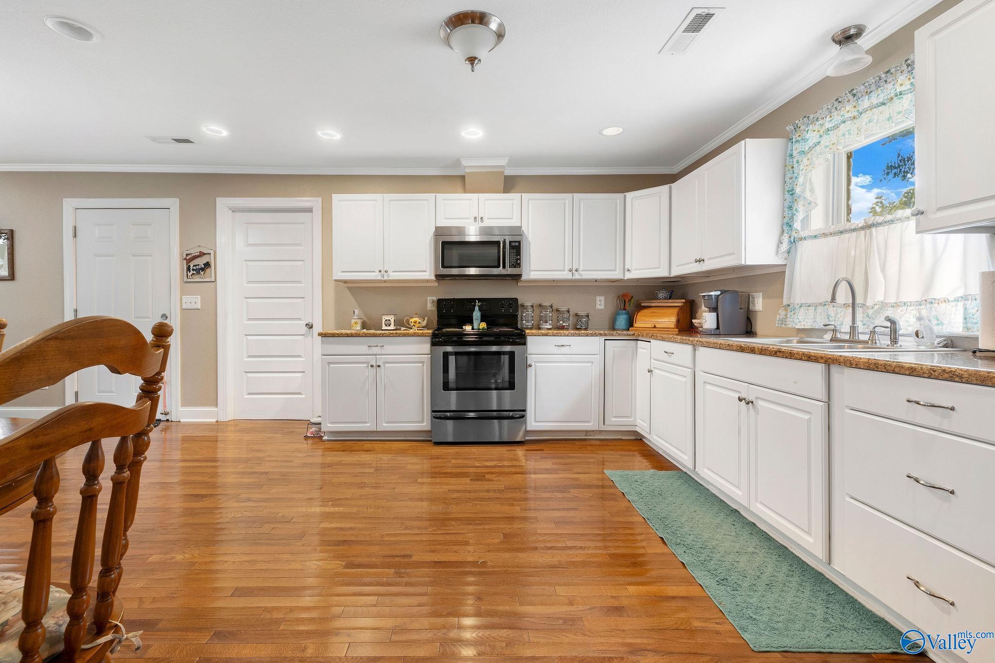 6829 Highpoint Road, Albertville