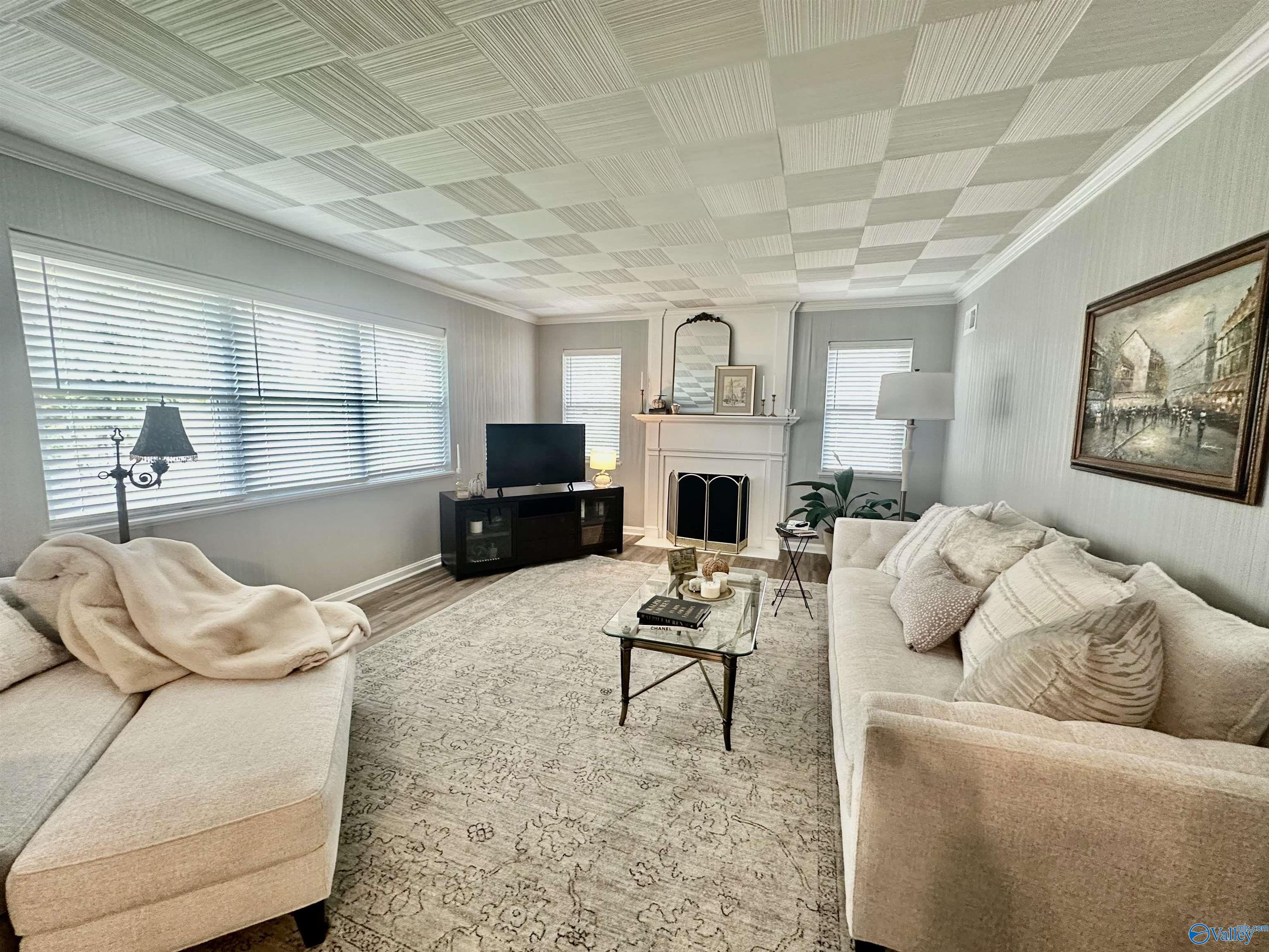 916 Edgewood Drive