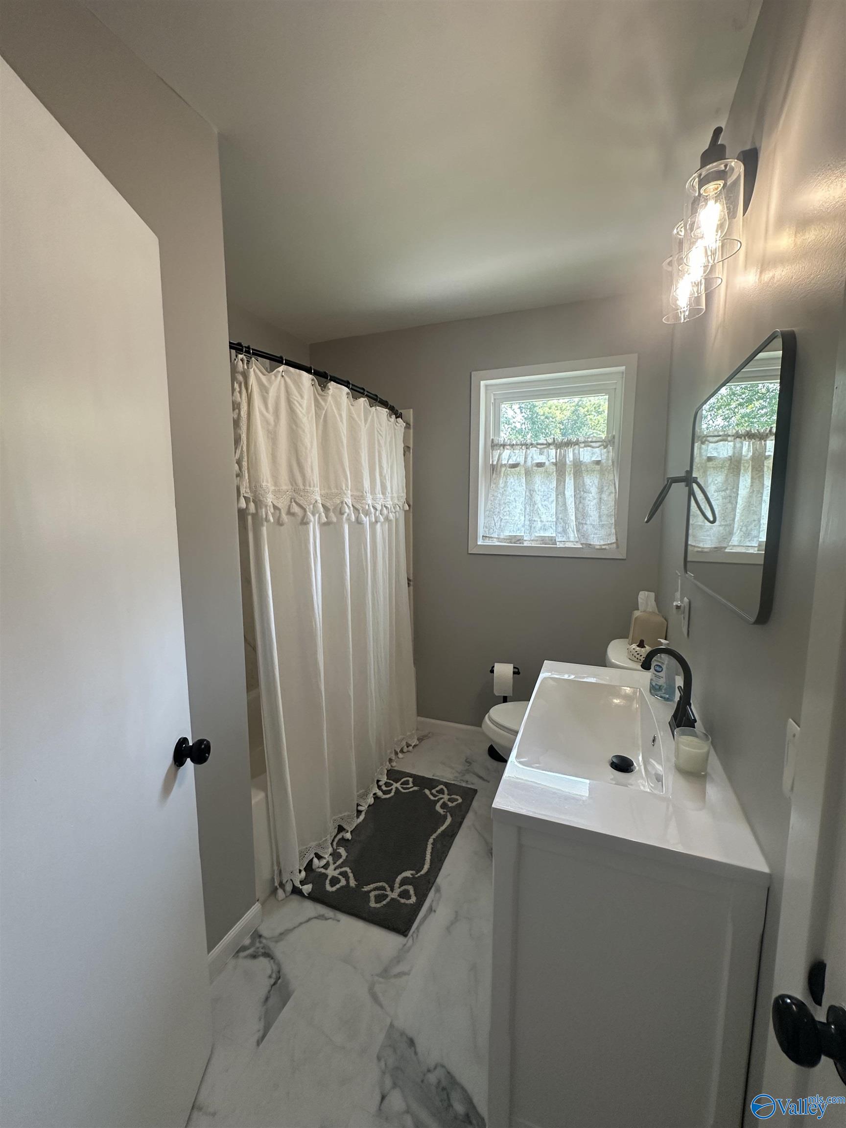 916 Edgewood Drive