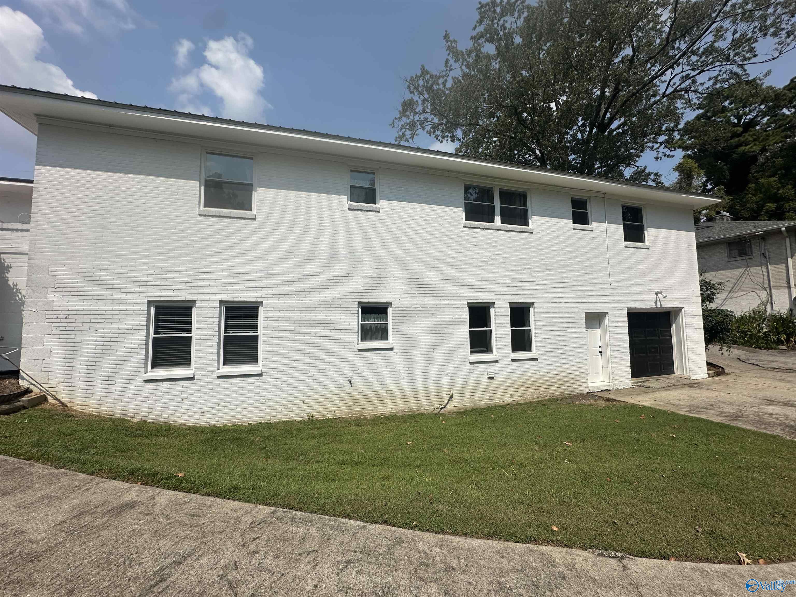 916 Edgewood Drive