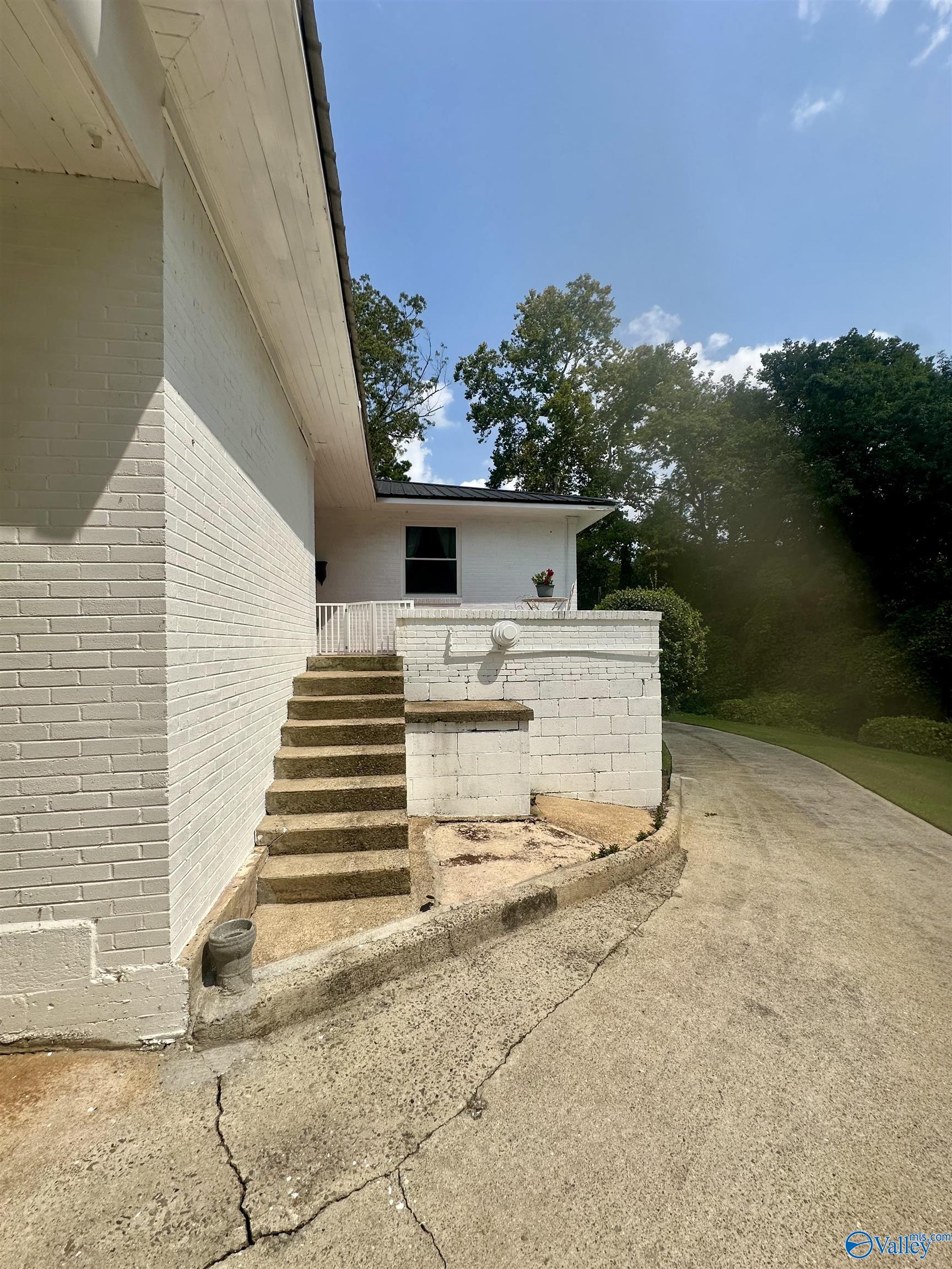 916 Edgewood Drive
