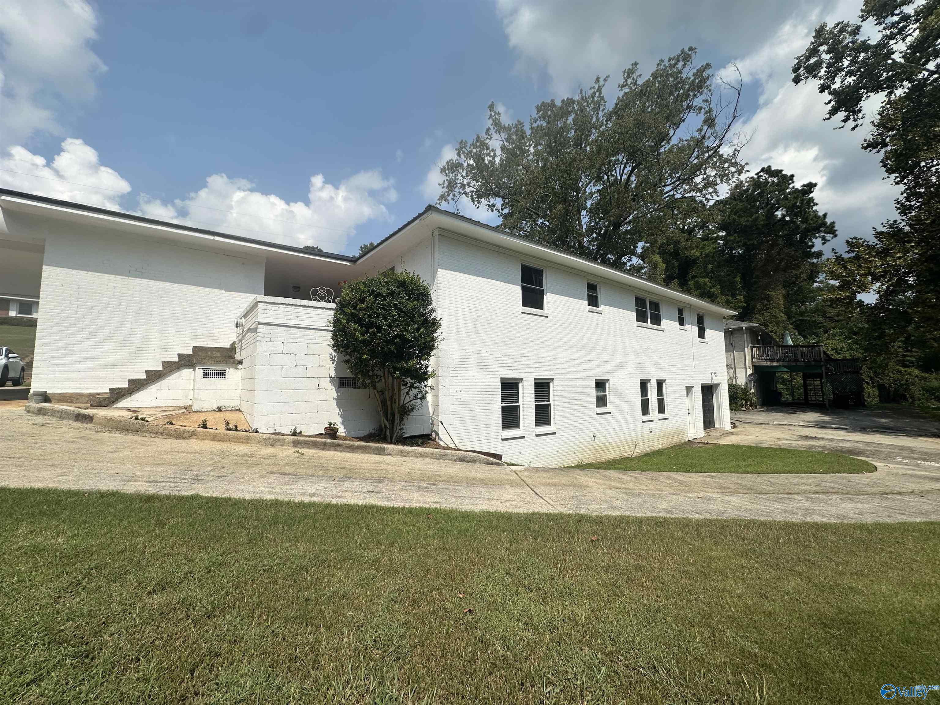 916 Edgewood Drive