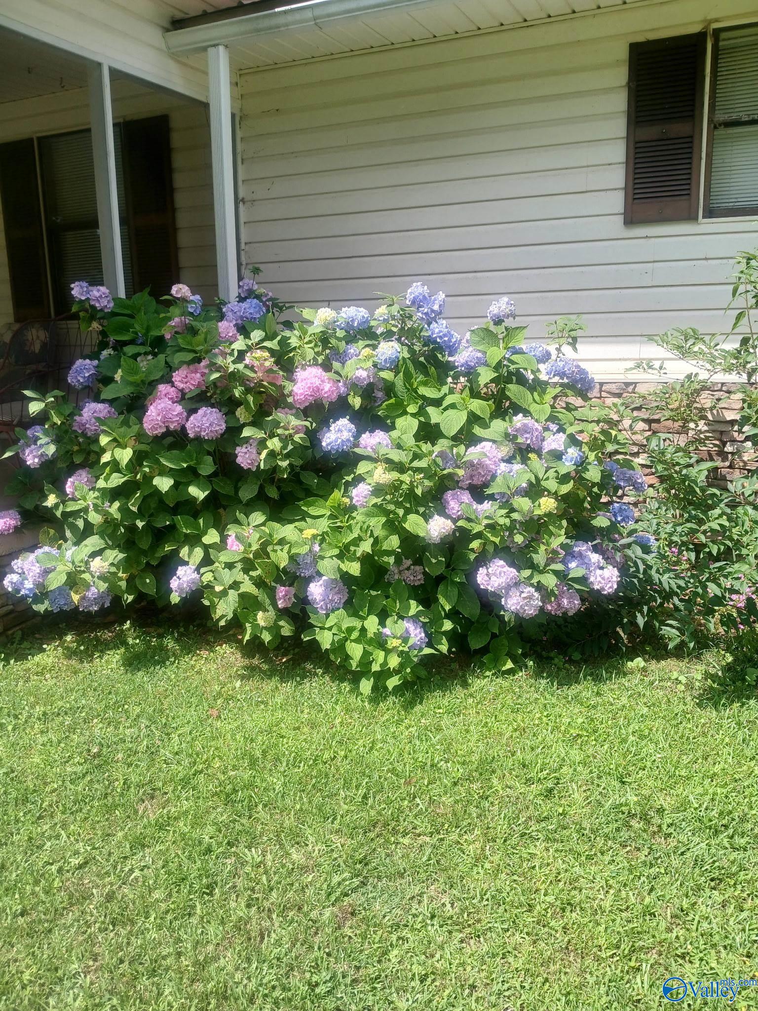 170 Satterfield Lane N