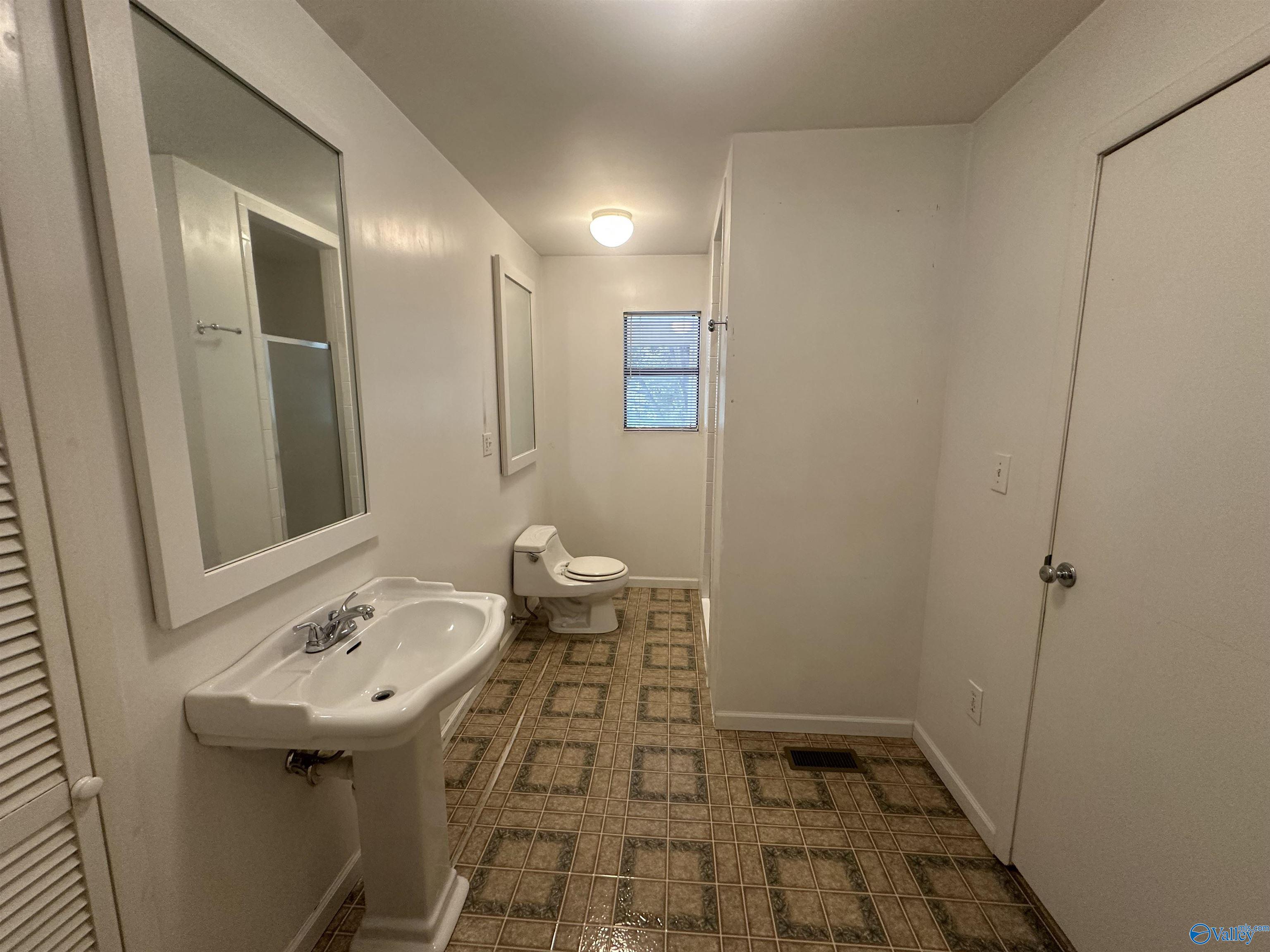 170 Satterfield Lane N