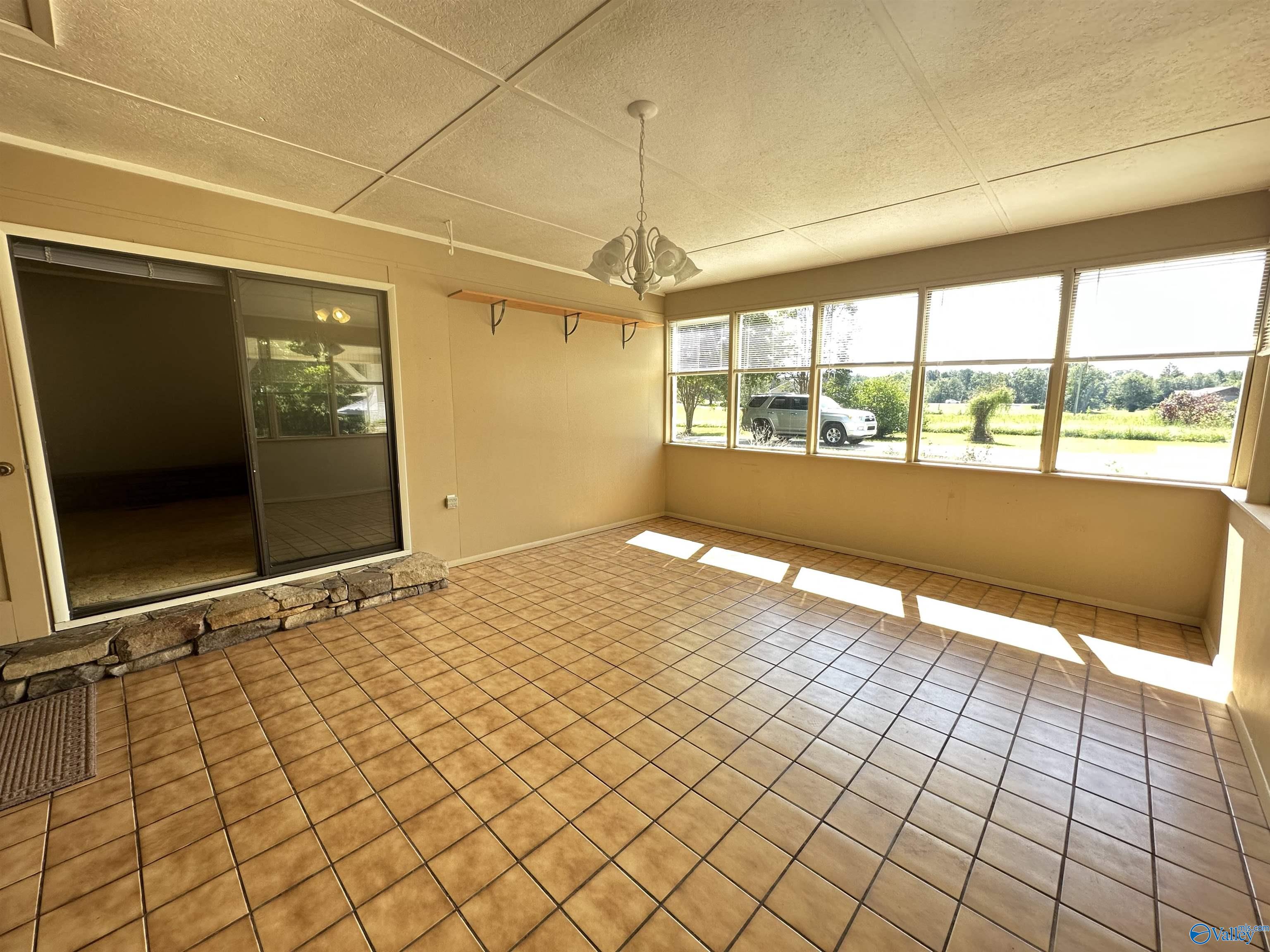 170 Satterfield Lane N