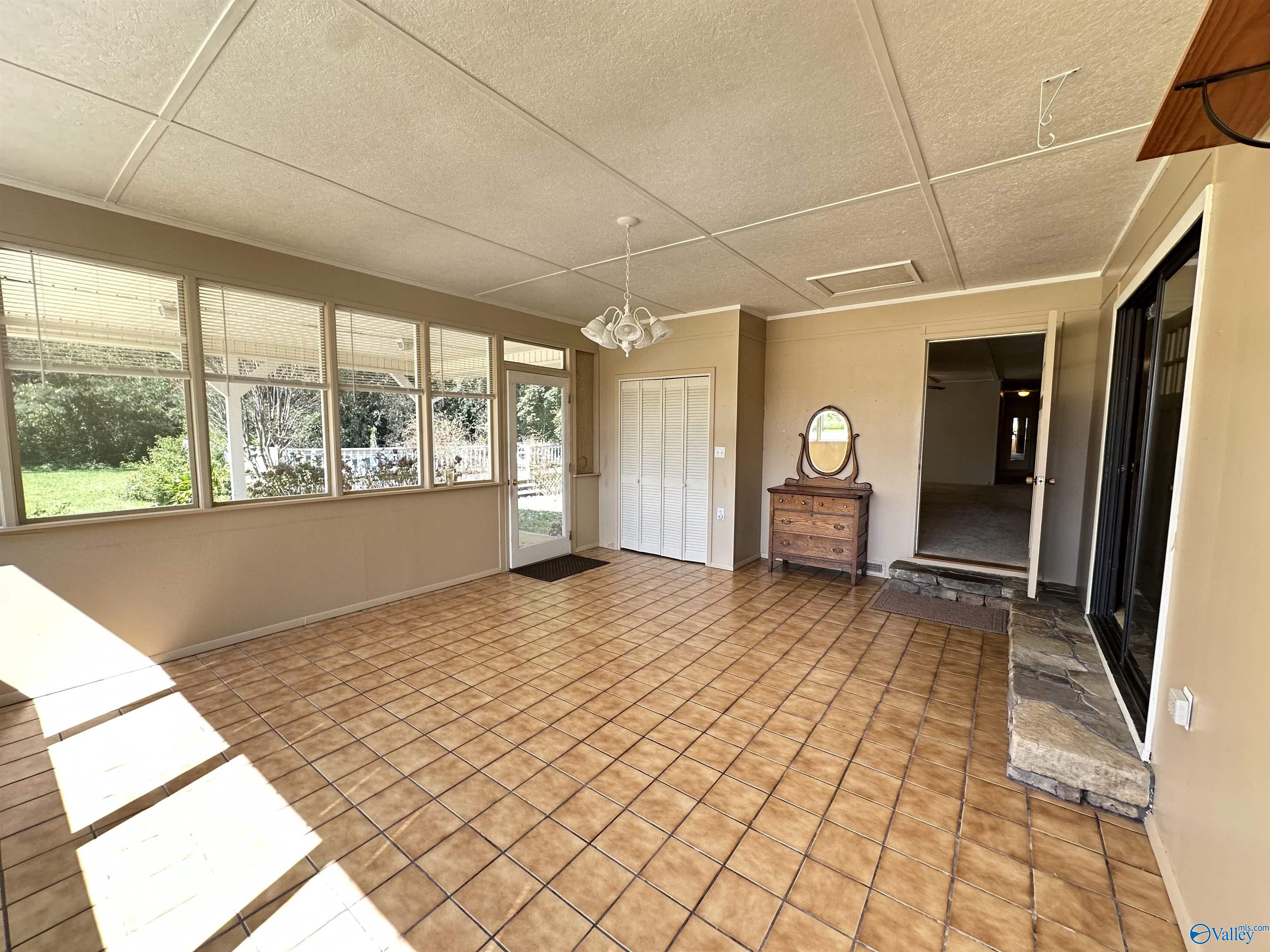 170 Satterfield Lane N