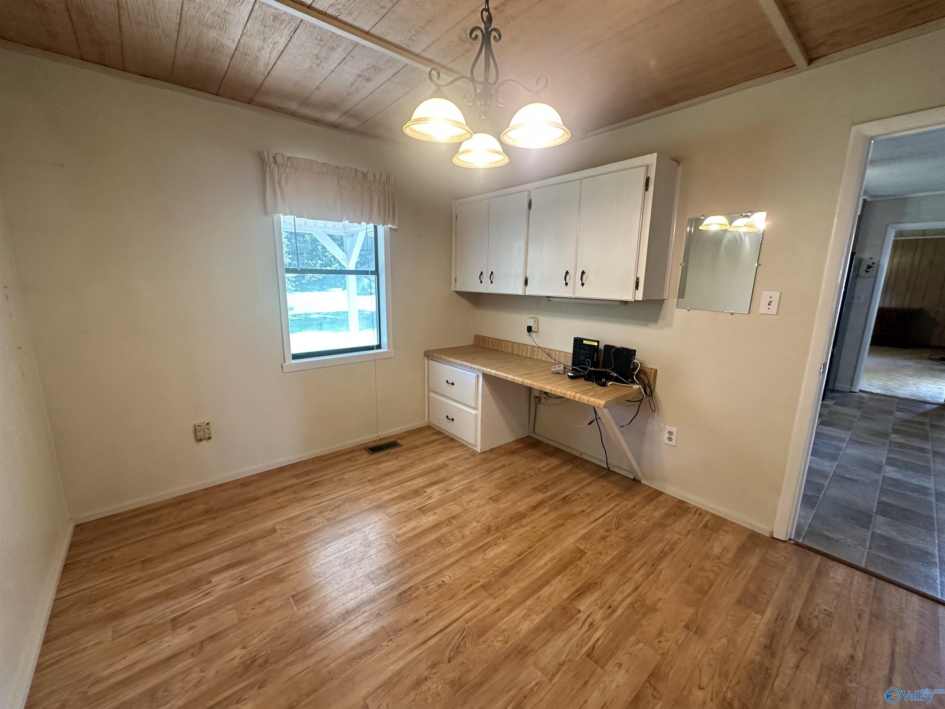 170 Satterfield Lane N