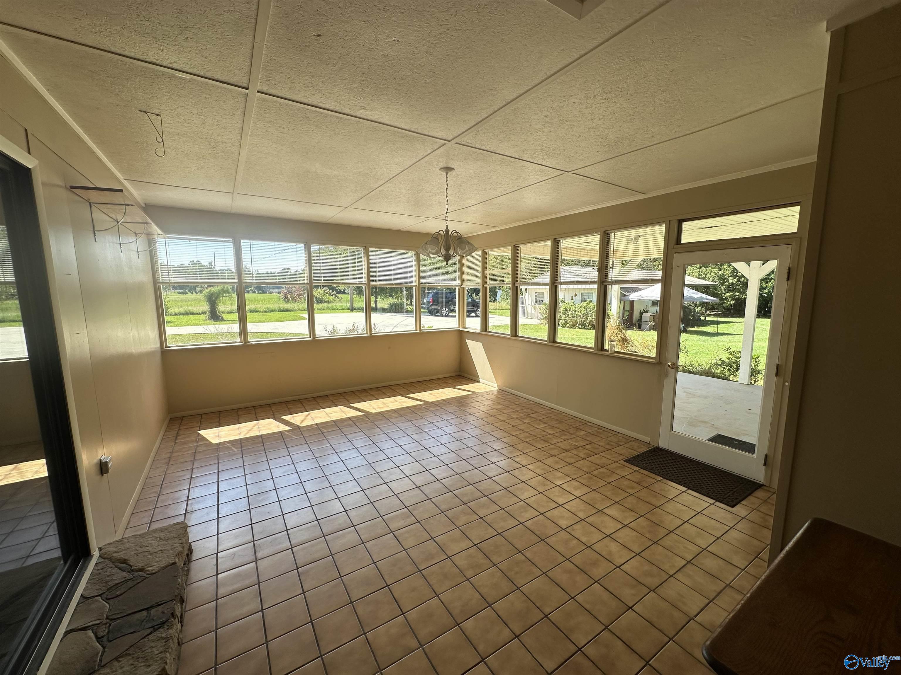 170 Satterfield Lane N