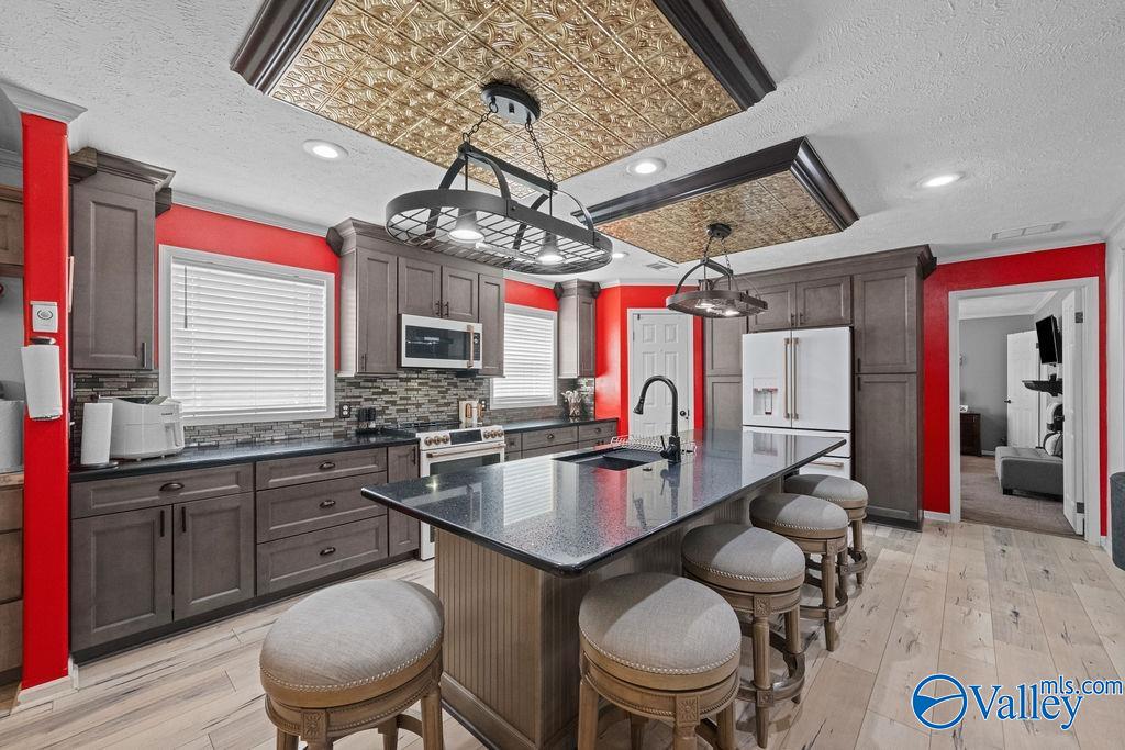606 Red Eagle Road