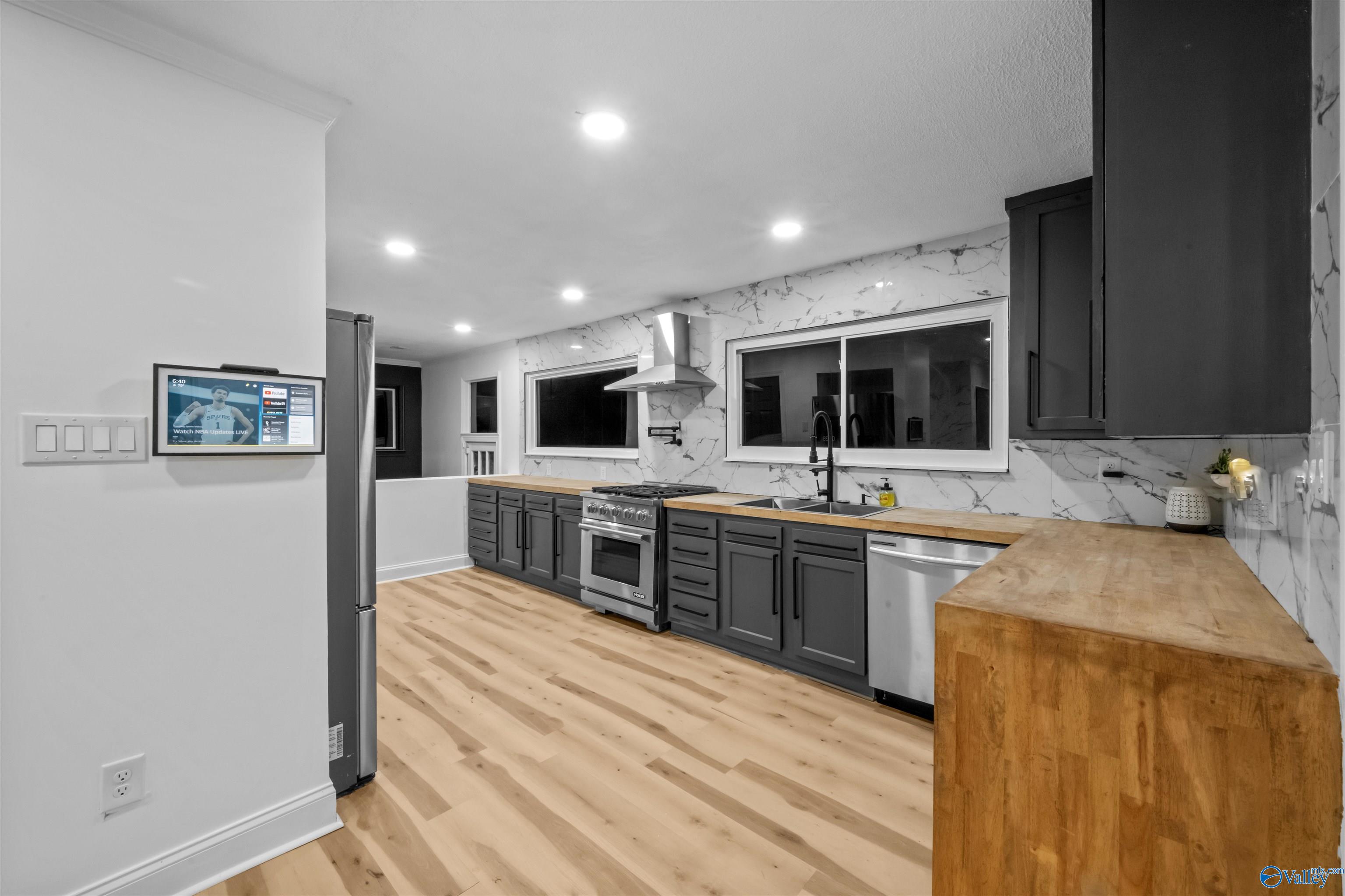 160 Bridlewood Drive