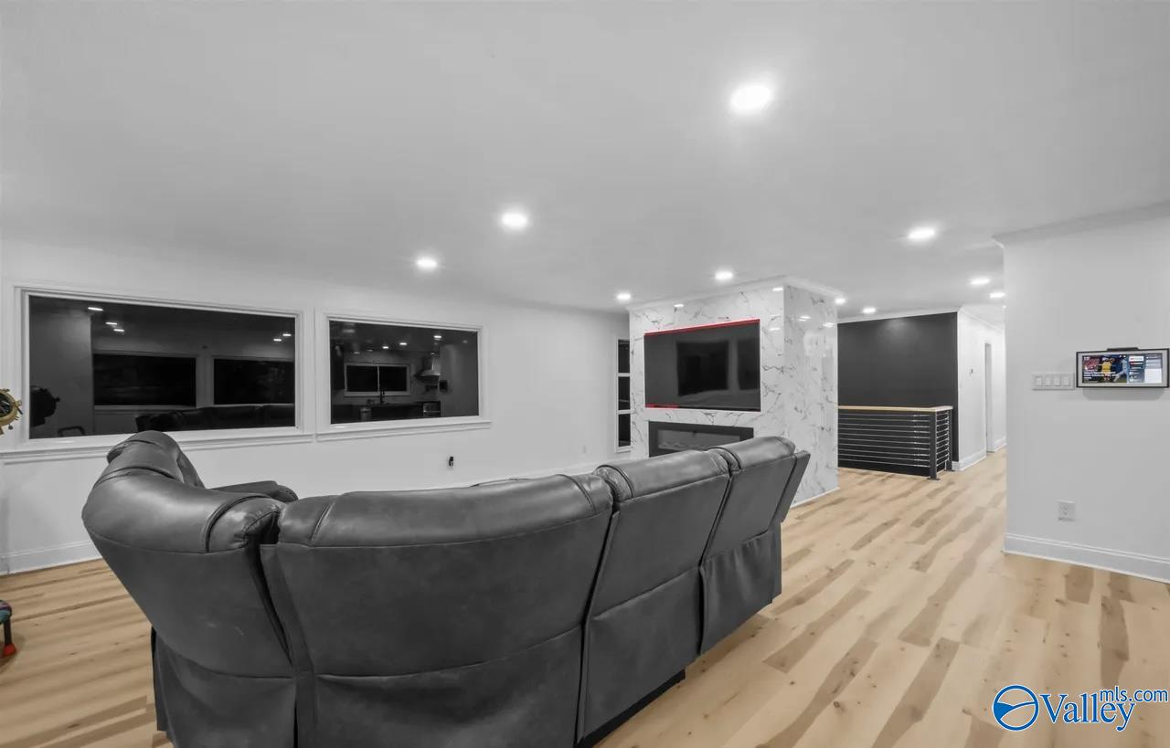 160 Bridlewood Drive