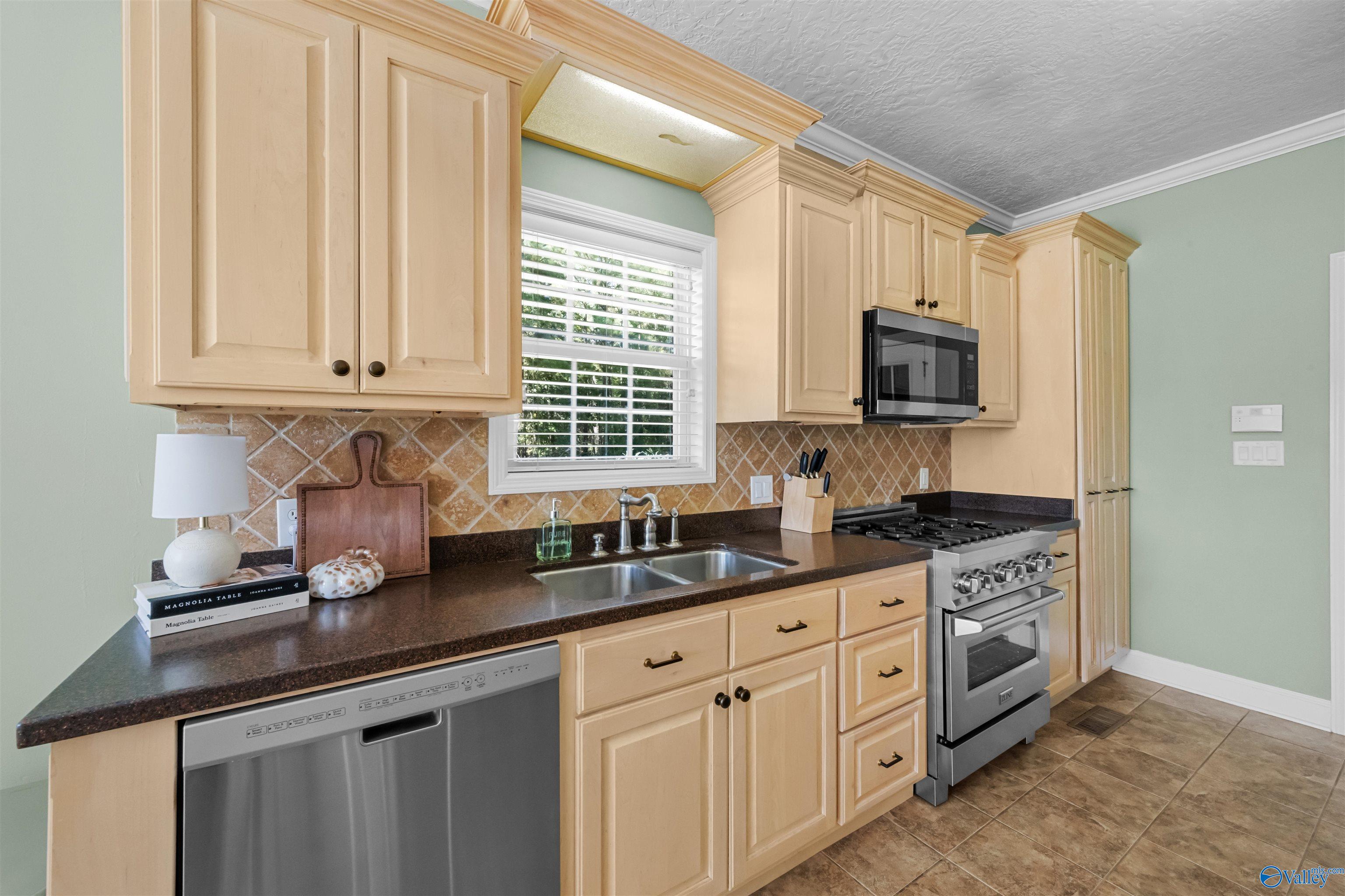 125 Briarwood Lane, Glencoe